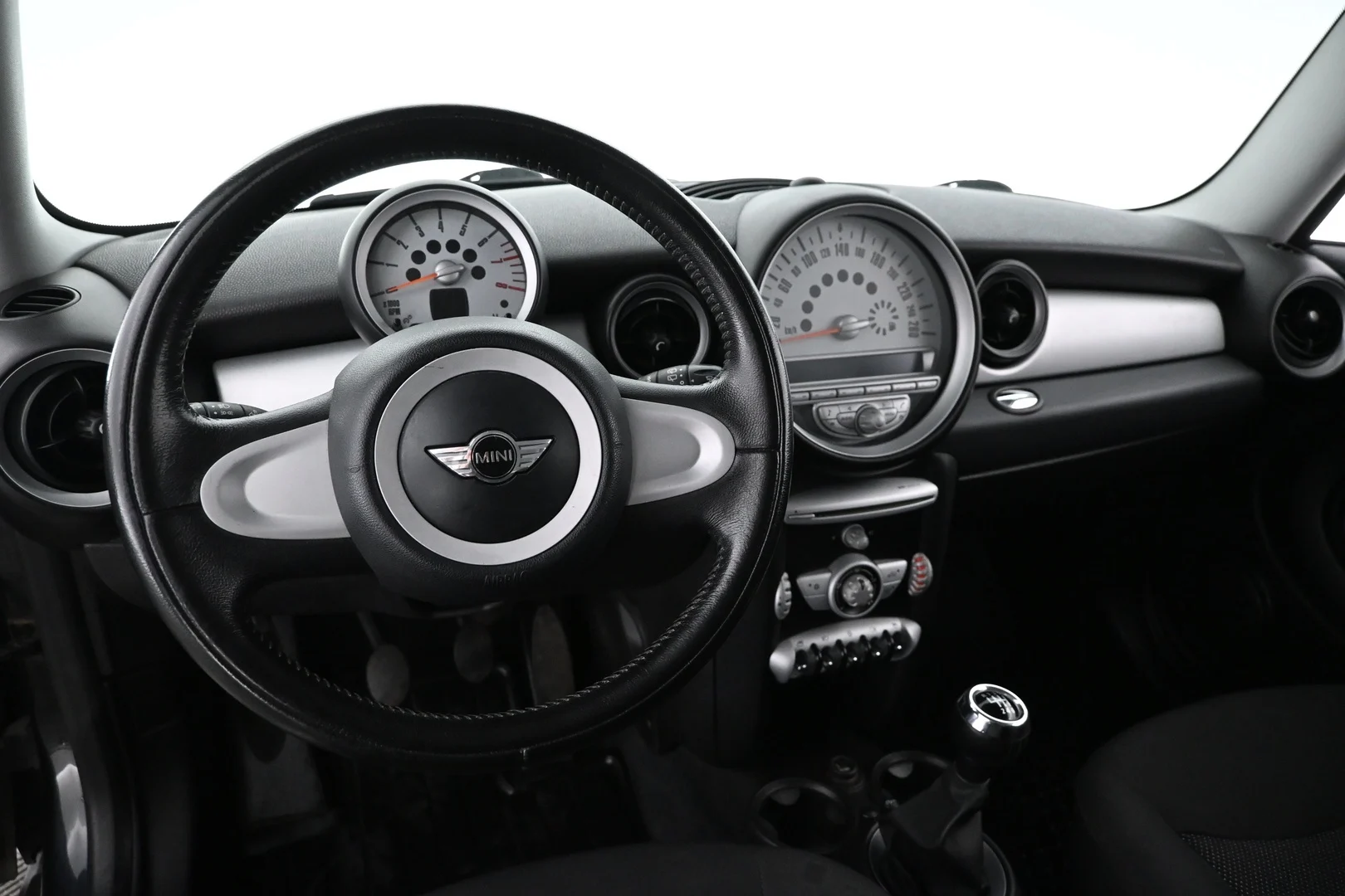 Car Image - v7Va5dkQ0oZDKWGylB9UV