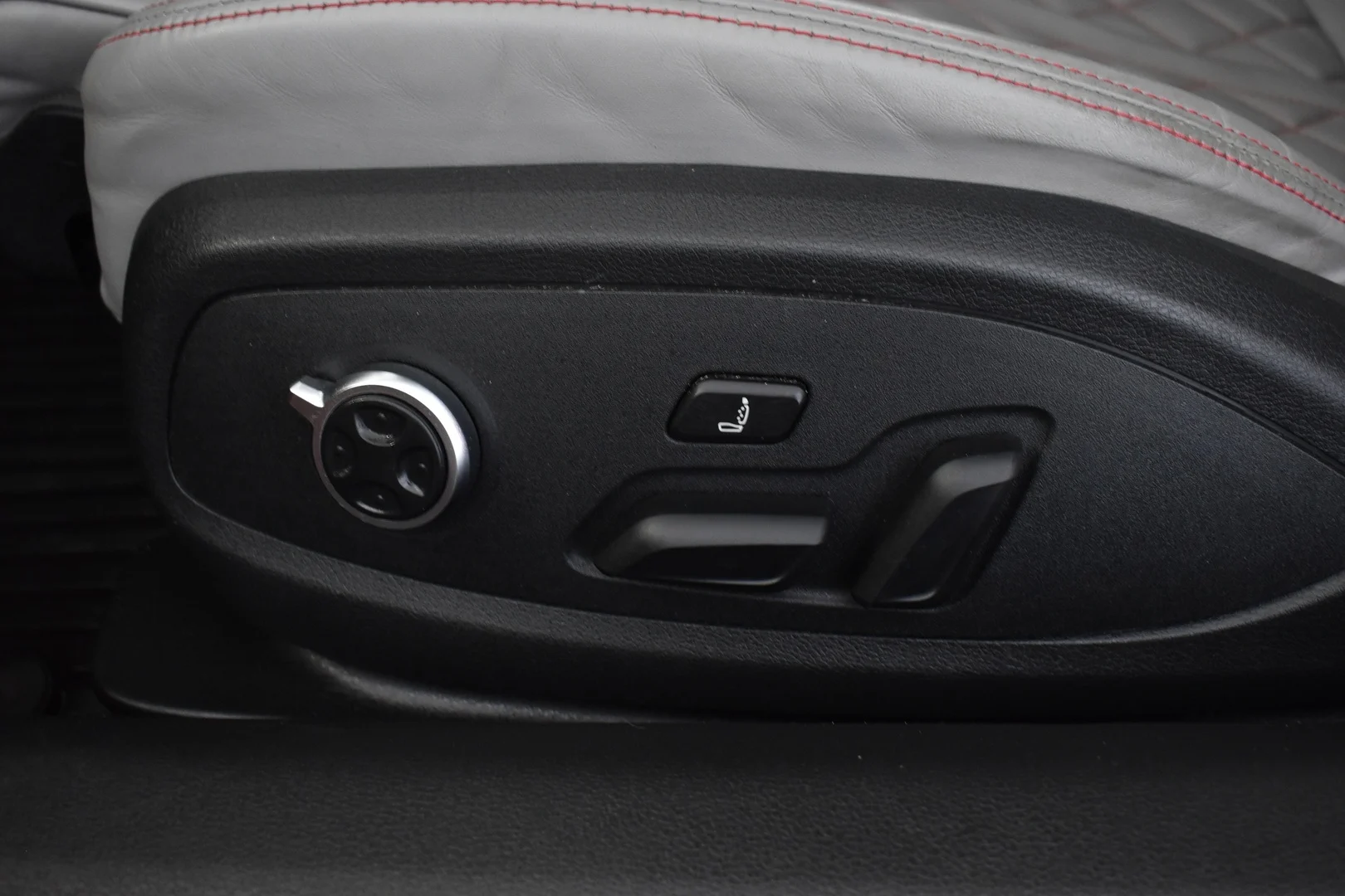 Car Image - Zr4snnX6glUjlaPWOMnul