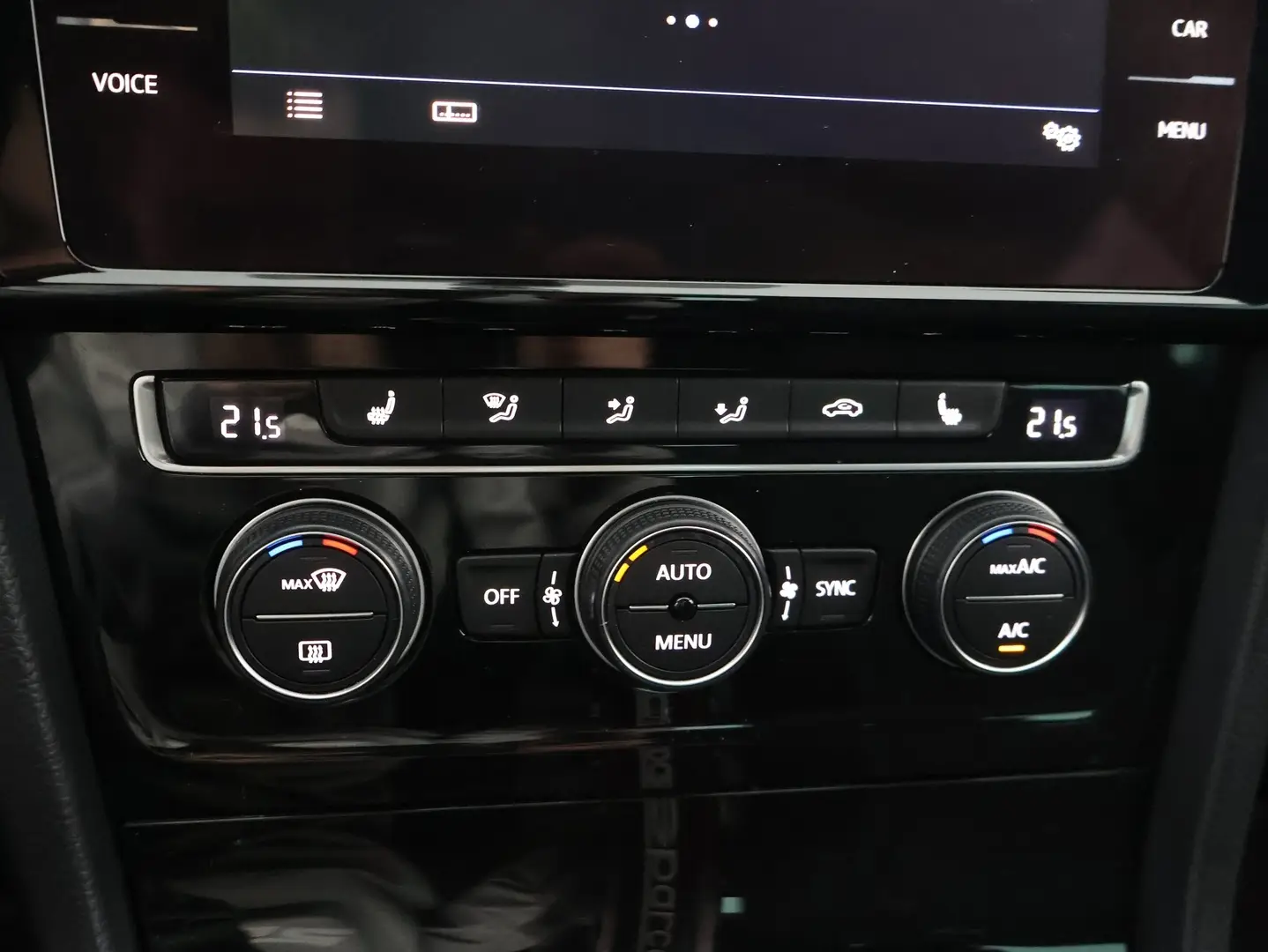 Car Image - gP1SHWCgqMOJ0Nd8zXWfX