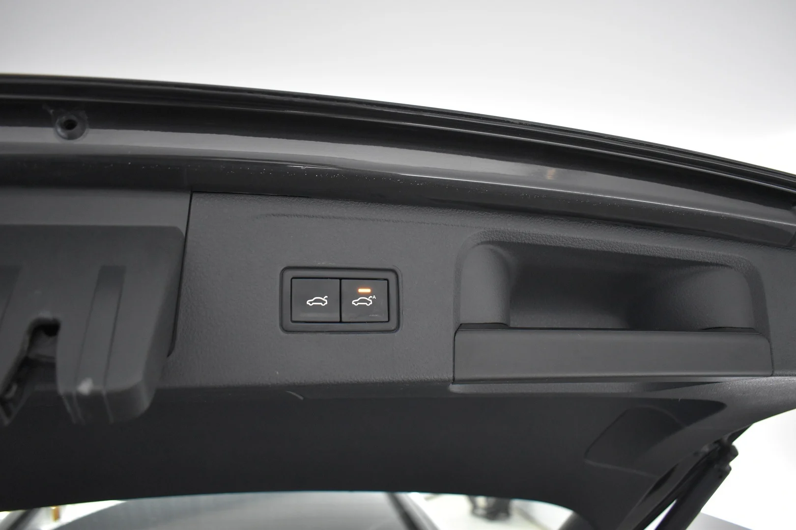 Car Image - 2lAEIGkM3MycGK0DIV9DVb