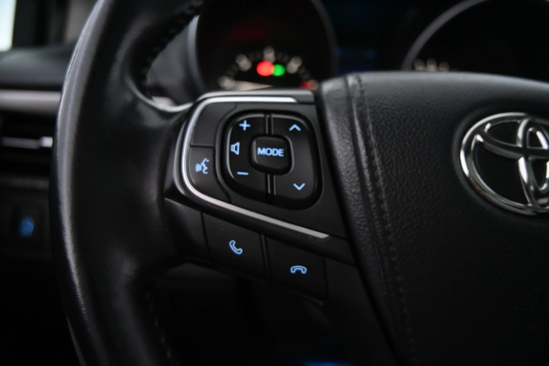 Car Image - 2asLIyYU7LGdXux2GVtLRn