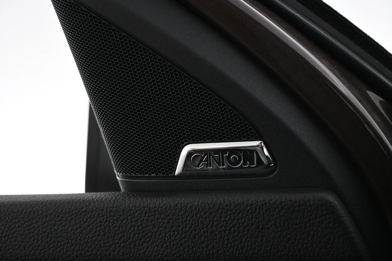 Car Image - 35xFRN5wE2tRrpM05gO0T9