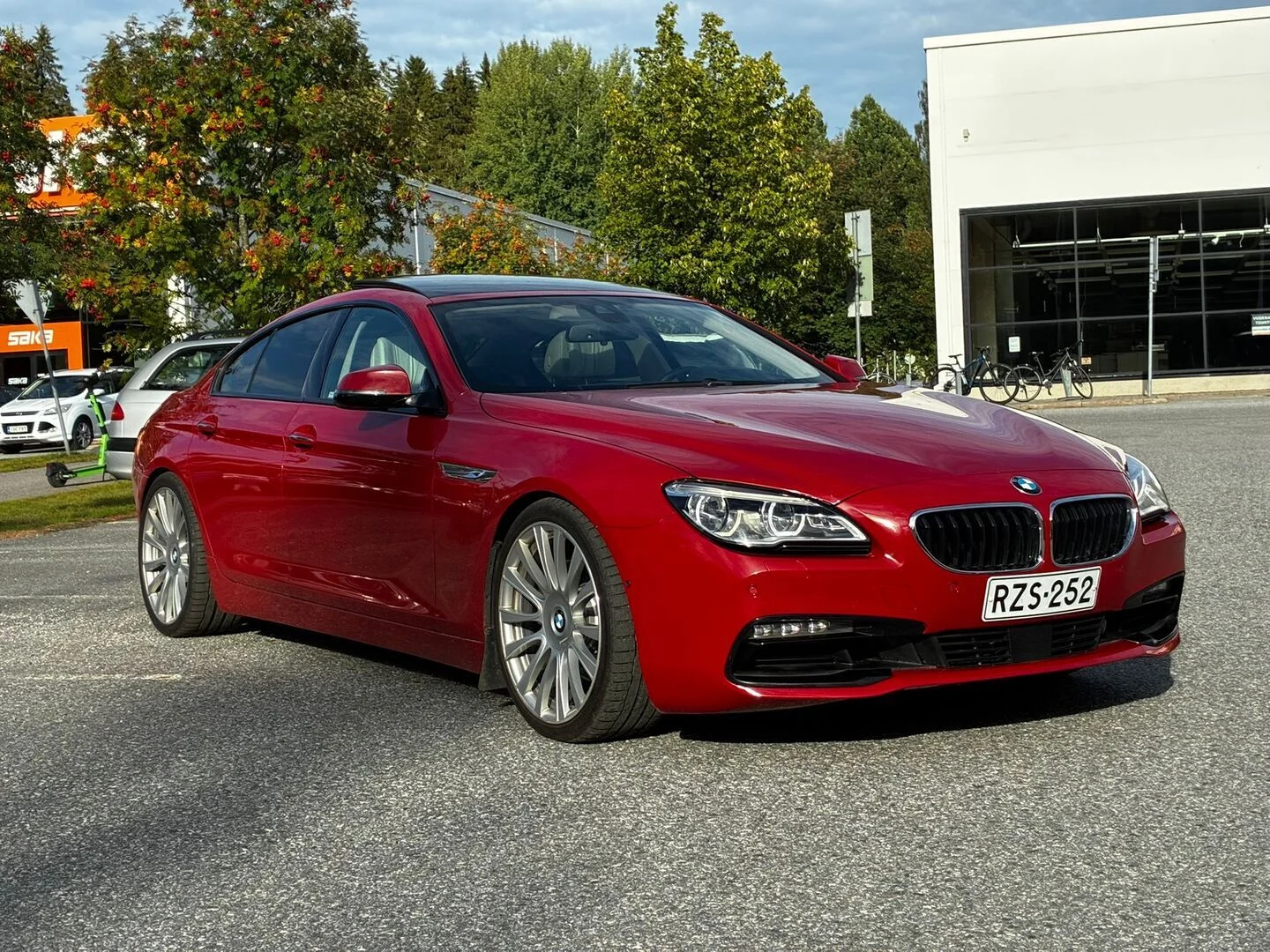 Car Image - 7LdyuK812kDRzoSNNe7OPS