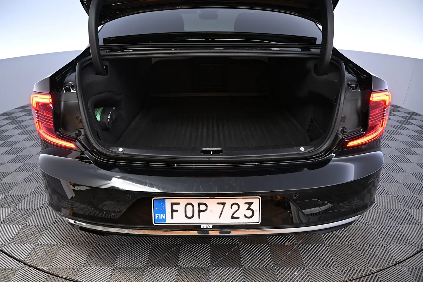 Car Image - 4xaQBJMt9sqErWu7xChVJl