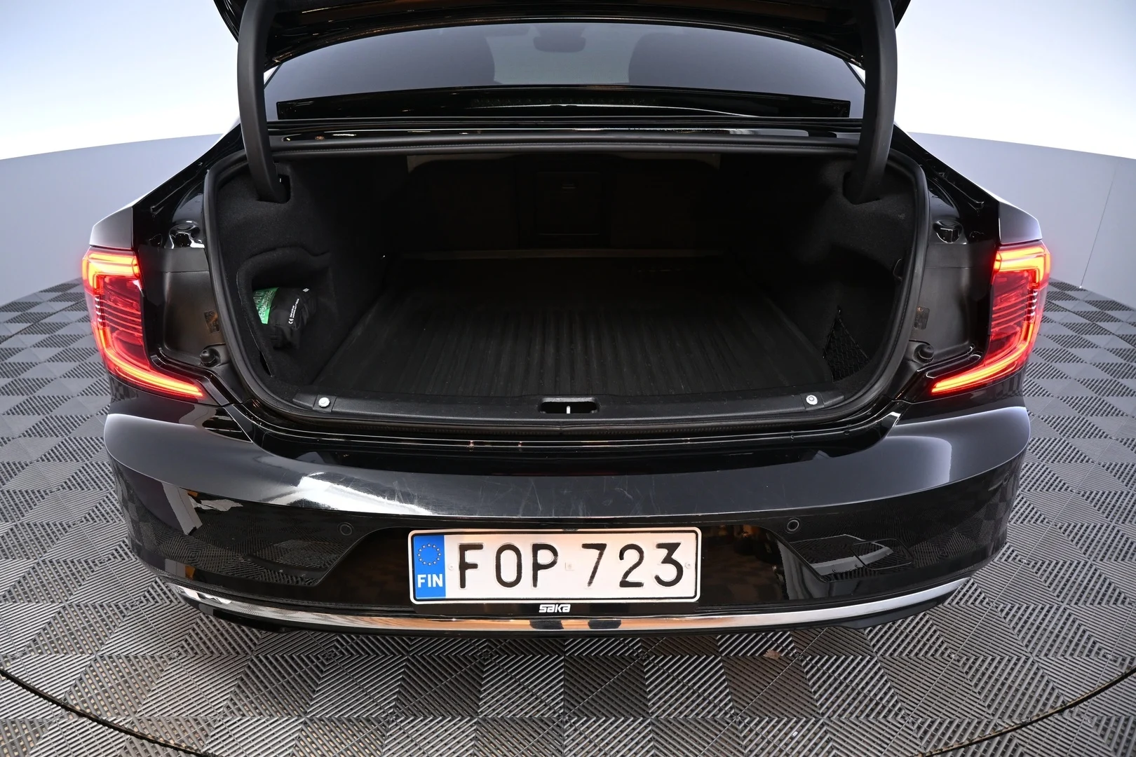 Car Image - 4xaQBJMt9sqErWu7xChVJl