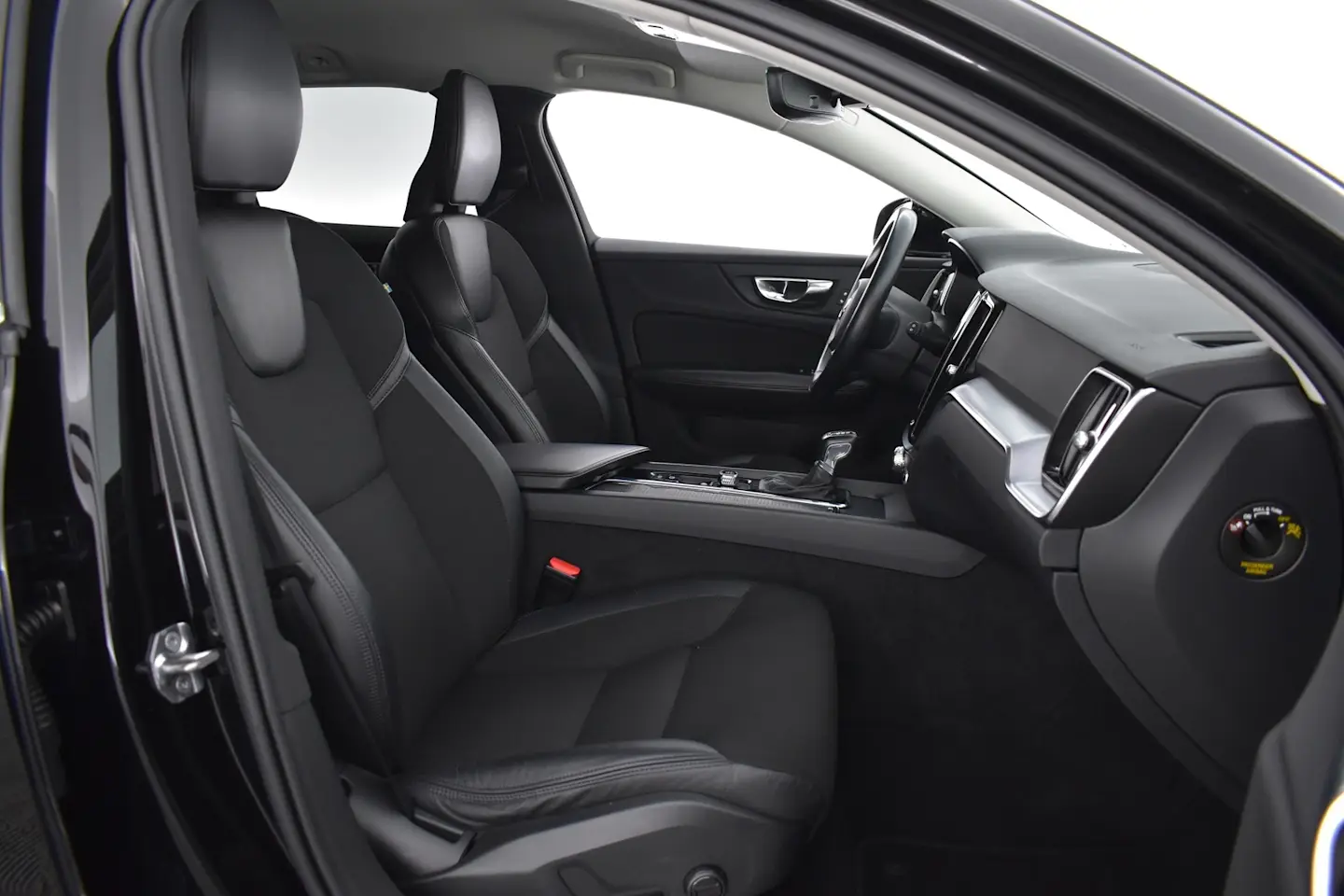 Car Image - 7ytM2rzBNuD17Ap5kUznHC