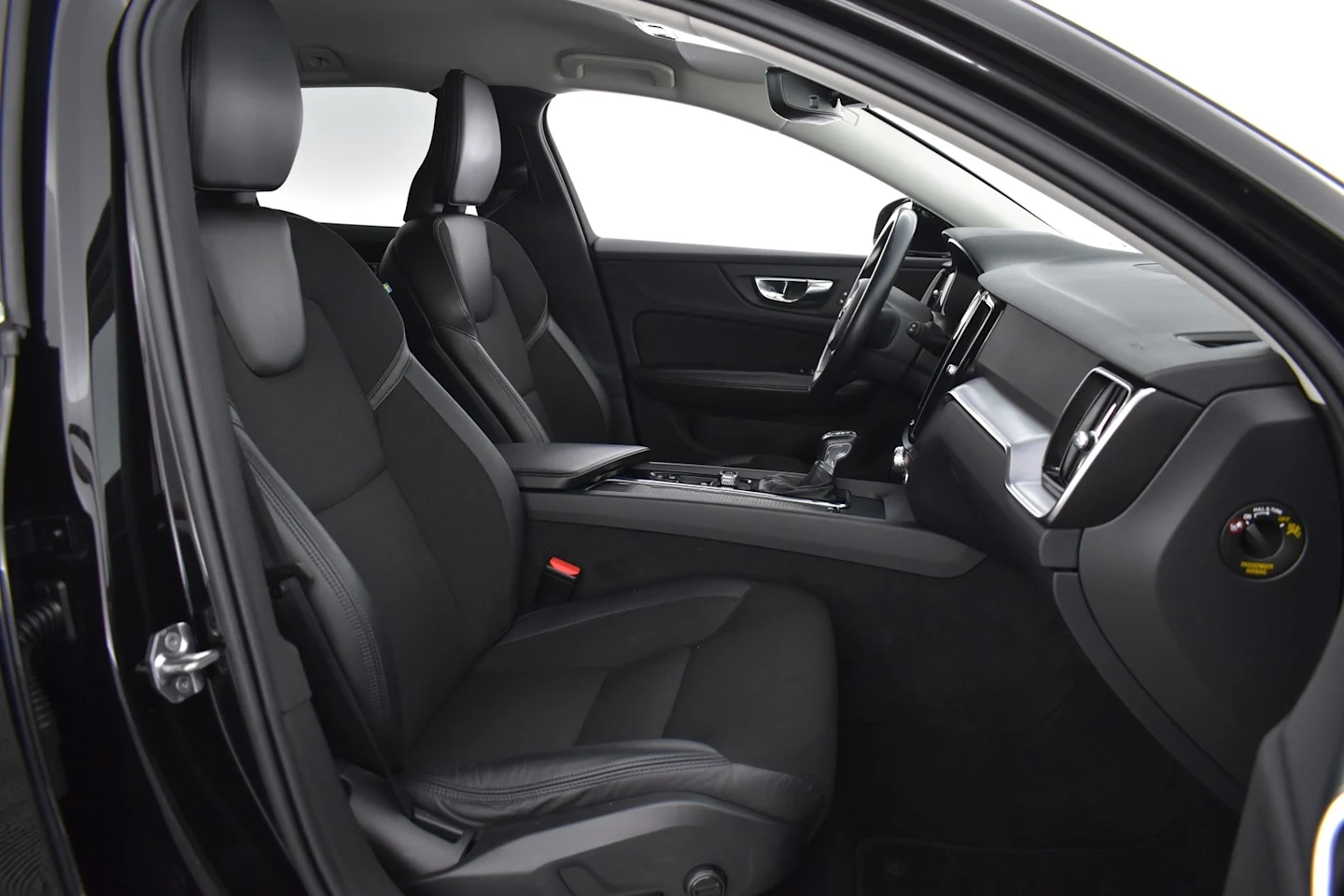 Car Image - 7ytM2rzBNuD17Ap5kUznHC