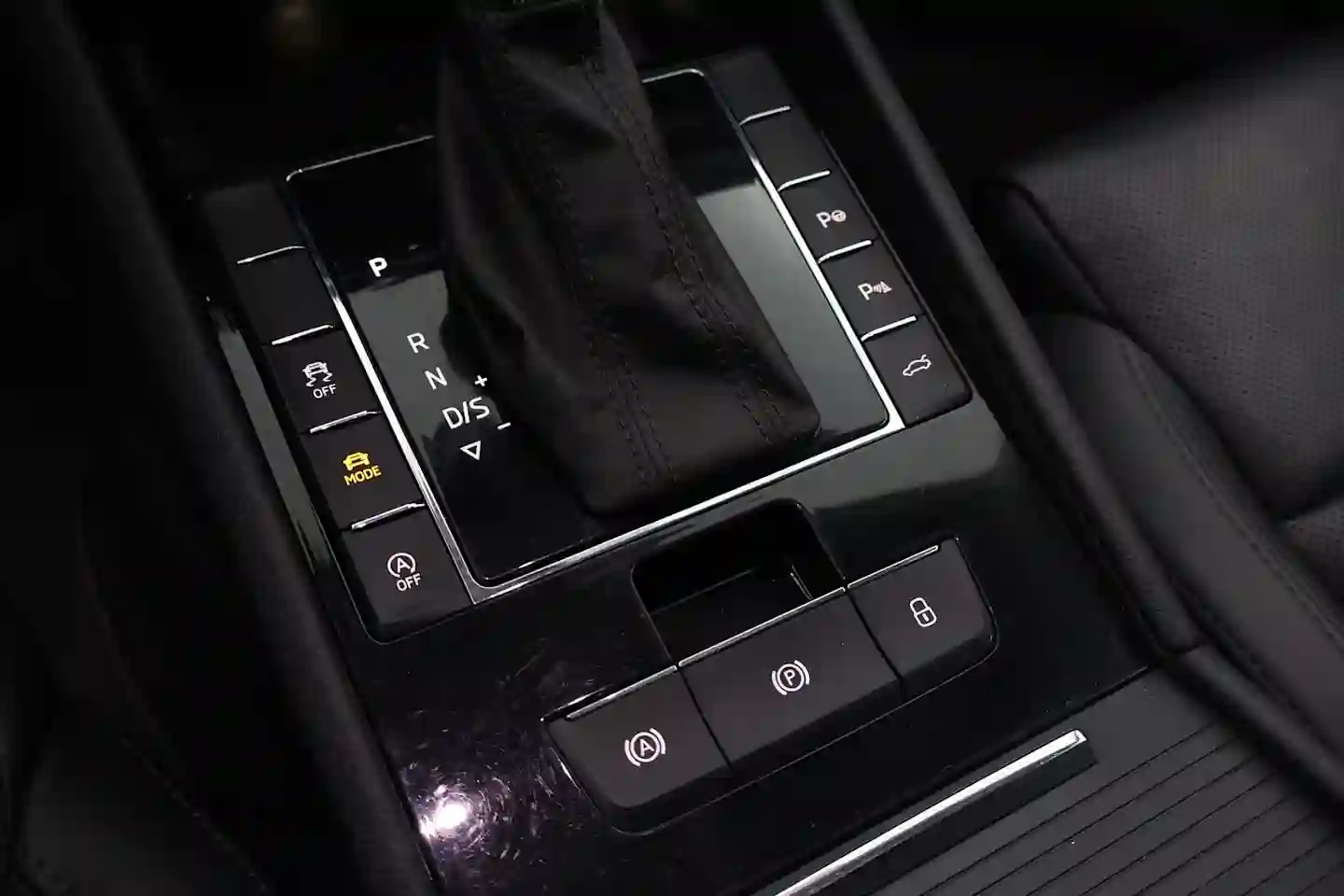 Car Image - 3Xb1gfBH5OfUhDmUNXWZVn
