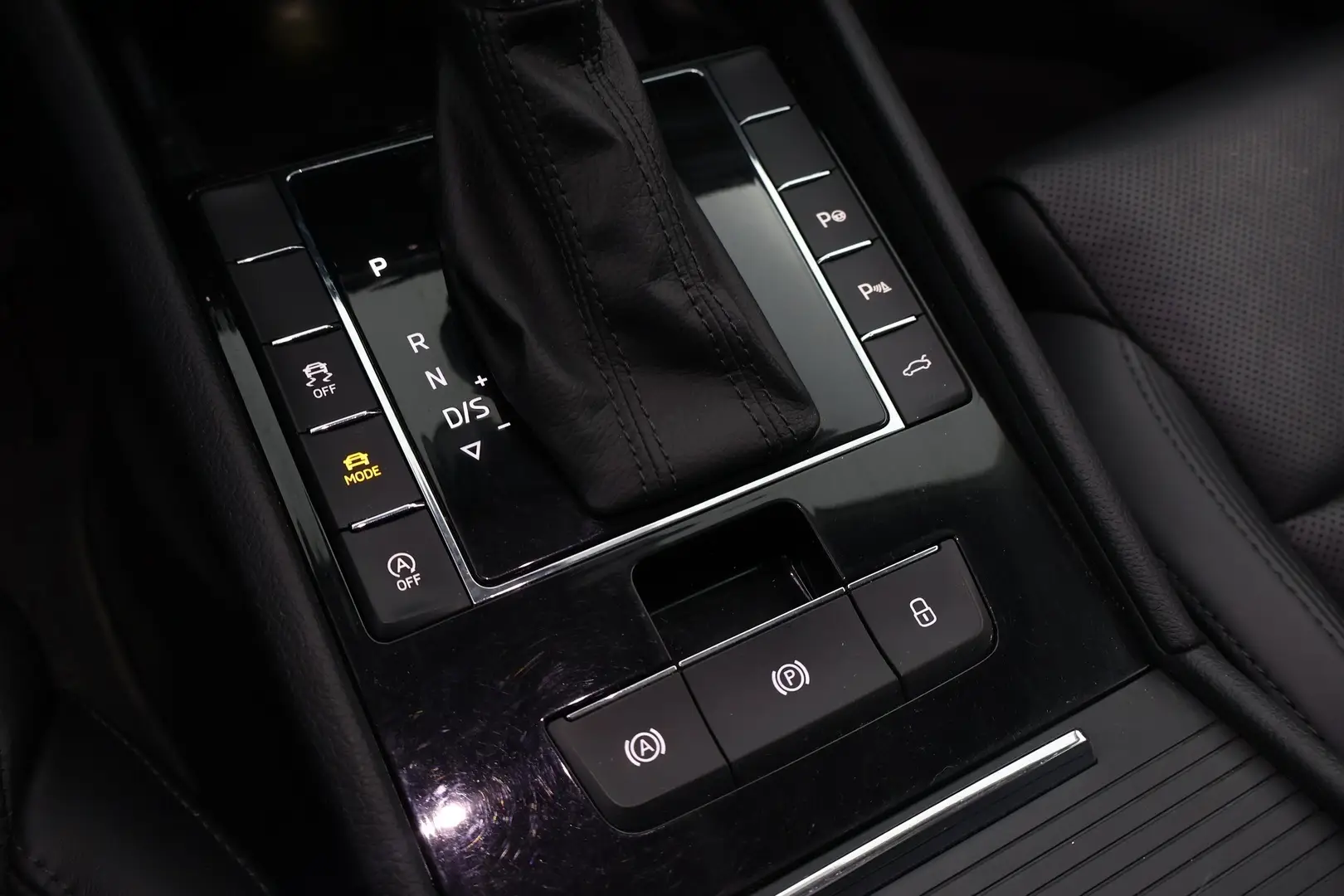 Car Image - 3Xb1gfBH5OfUhDmUNXWZVn