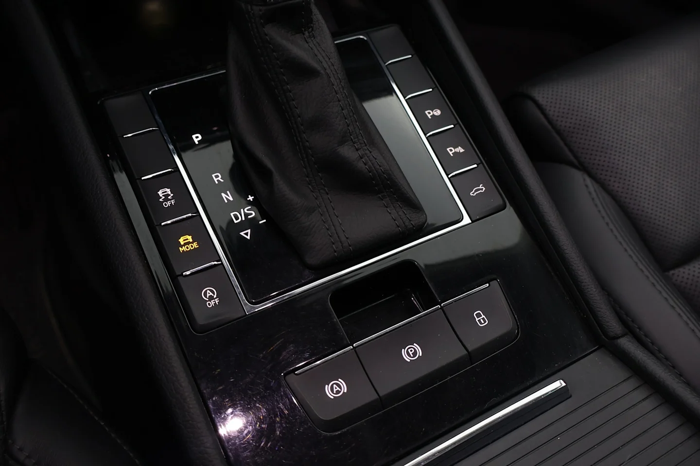 Car Image - 3Xb1gfBH5OfUhDmUNXWZVn