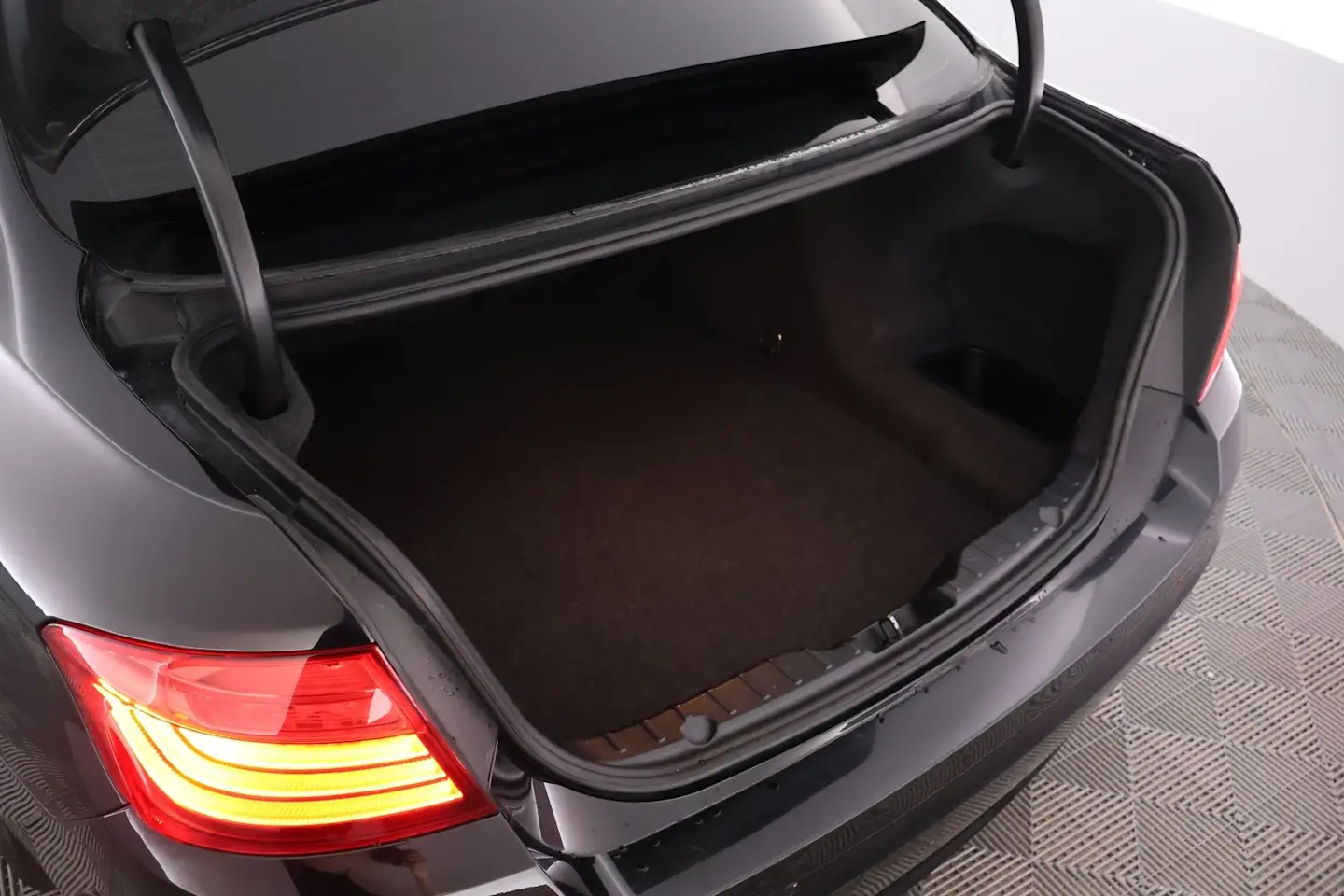 Car Image - 6YFRJ6GbySj6uA15HpRHiR
