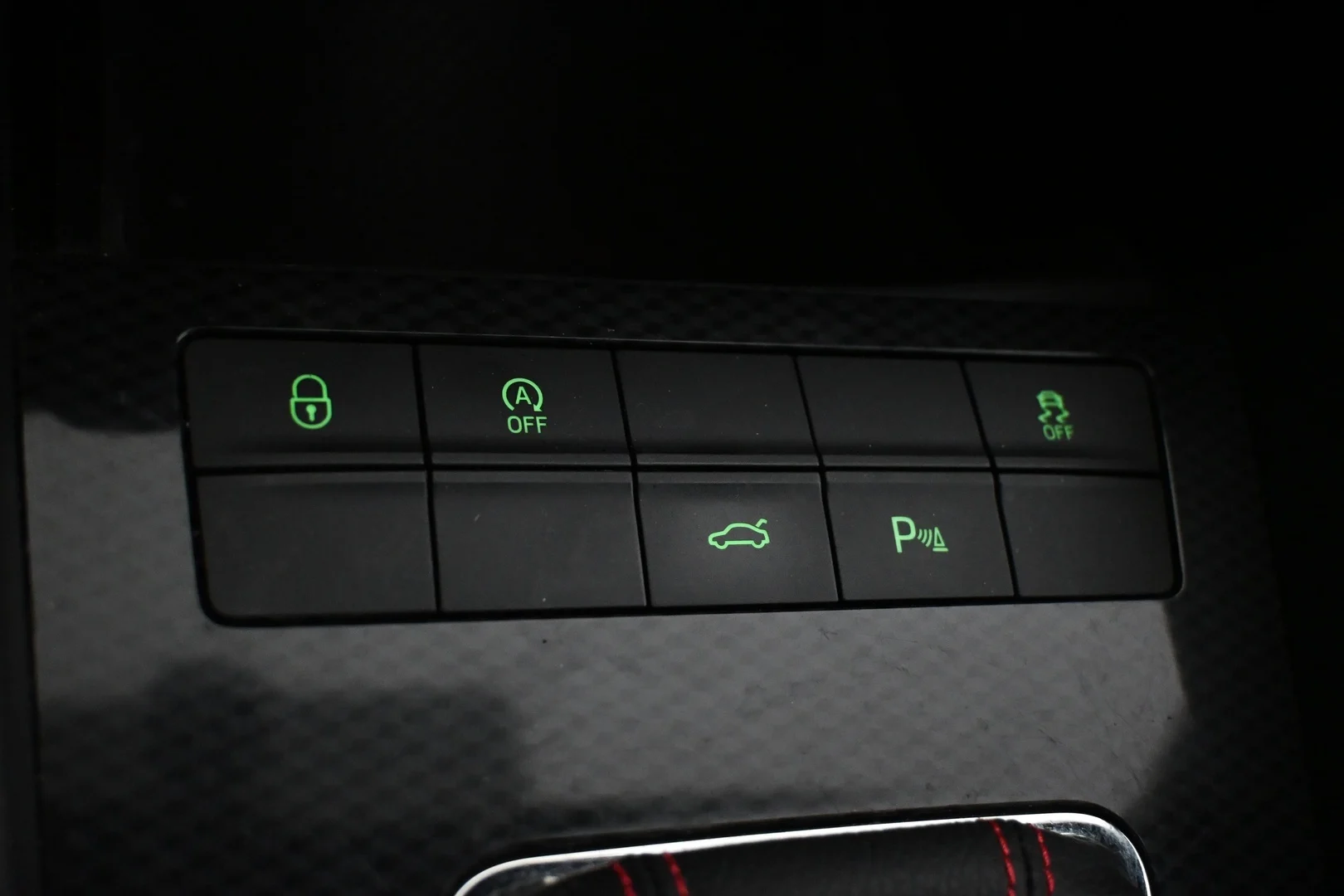 Car Image - 321BbH0vYxqlgLrzDtIOQz