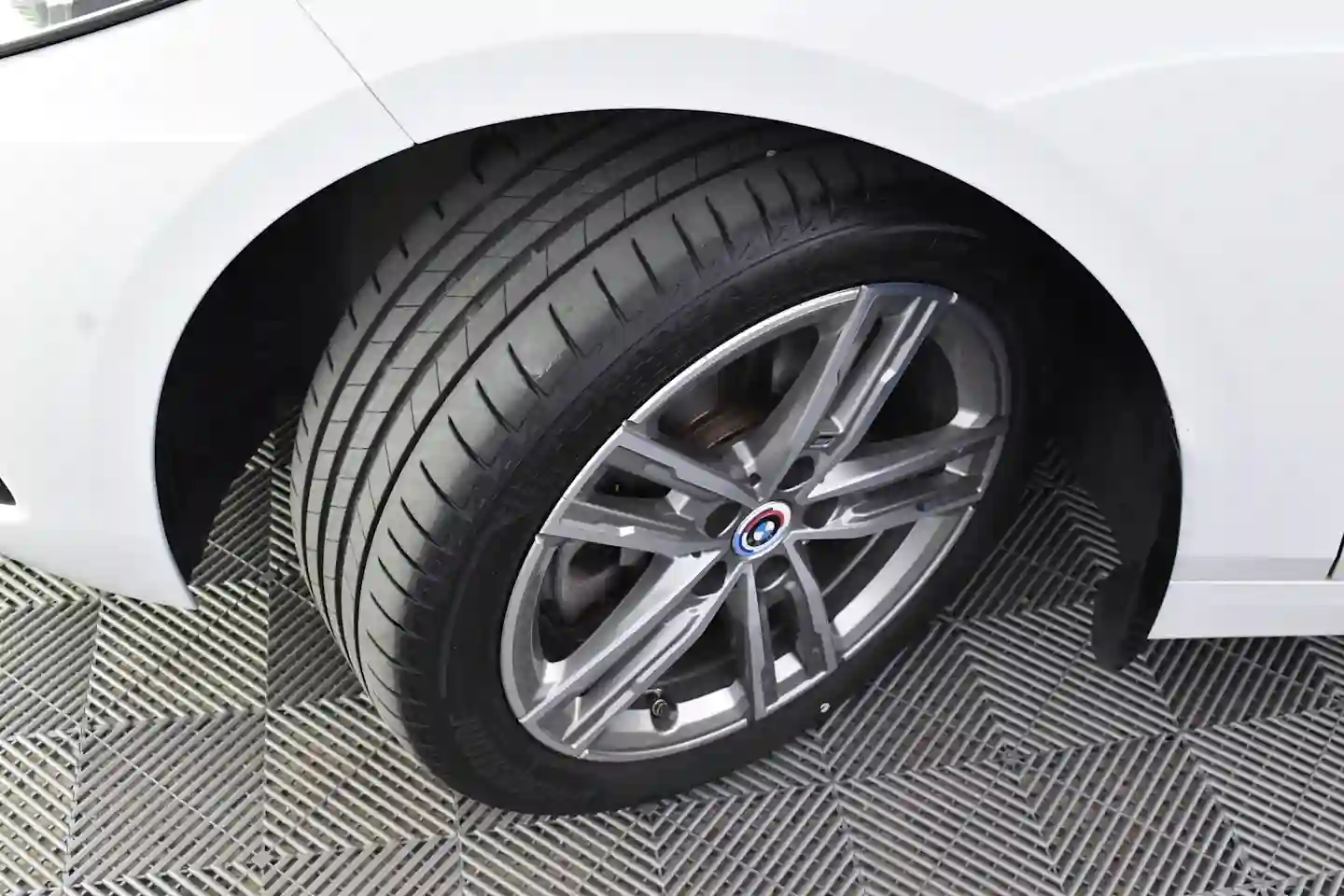 Car Image - 1xjtzKrP64jPVCPCDcc0Th