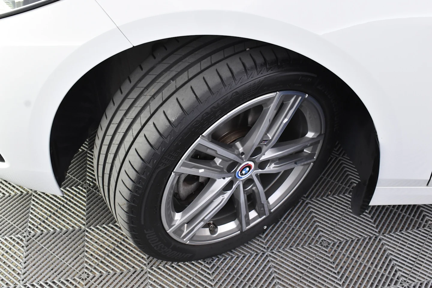 Car Image - 1xjtzKrP64jPVCPCDcc0Th