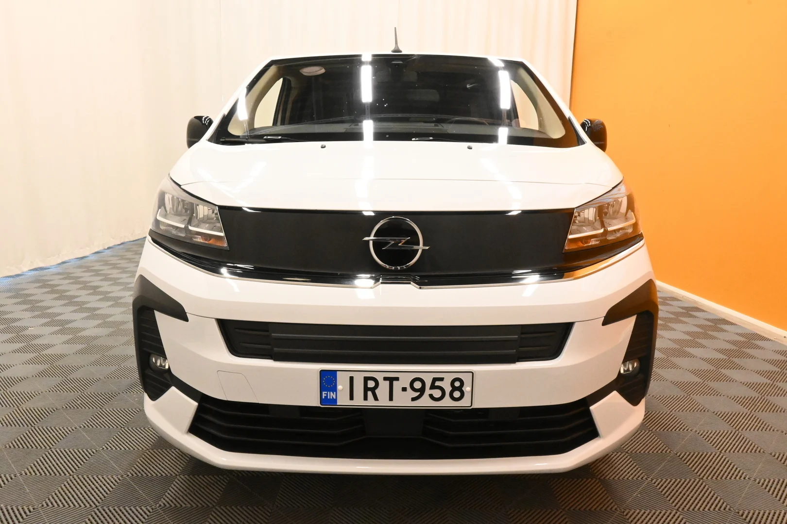 Car Image - 5aPqTAkAYmbvwWbGbHpSTP