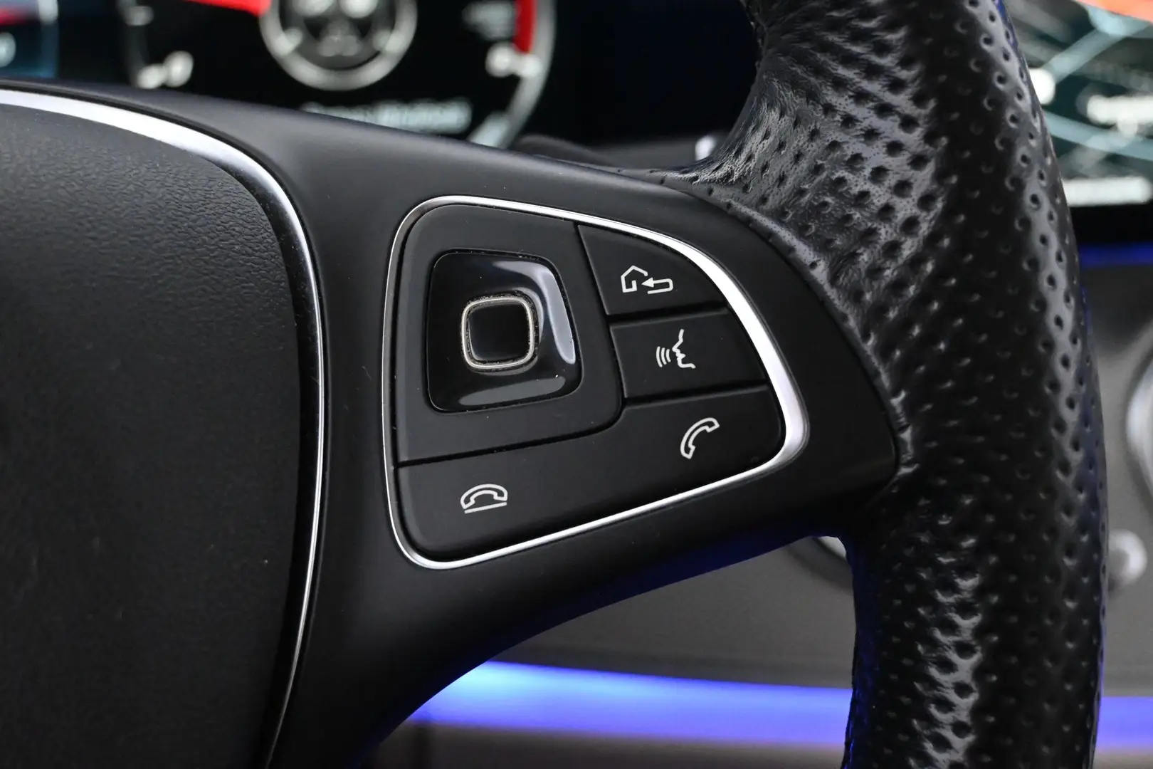 Car Image - 6rU84w8FRS6o0KH0ZQPlxV