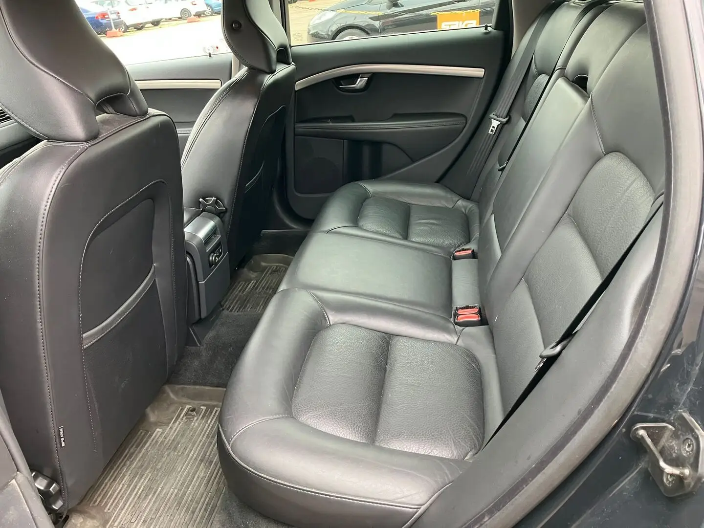 Car Image - 3eKkLWUpXcu723GNMvKWBW