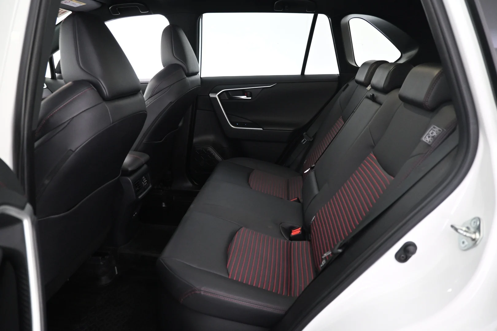Car Image - 2reW8wtYtL92fYYKhJIJ7o