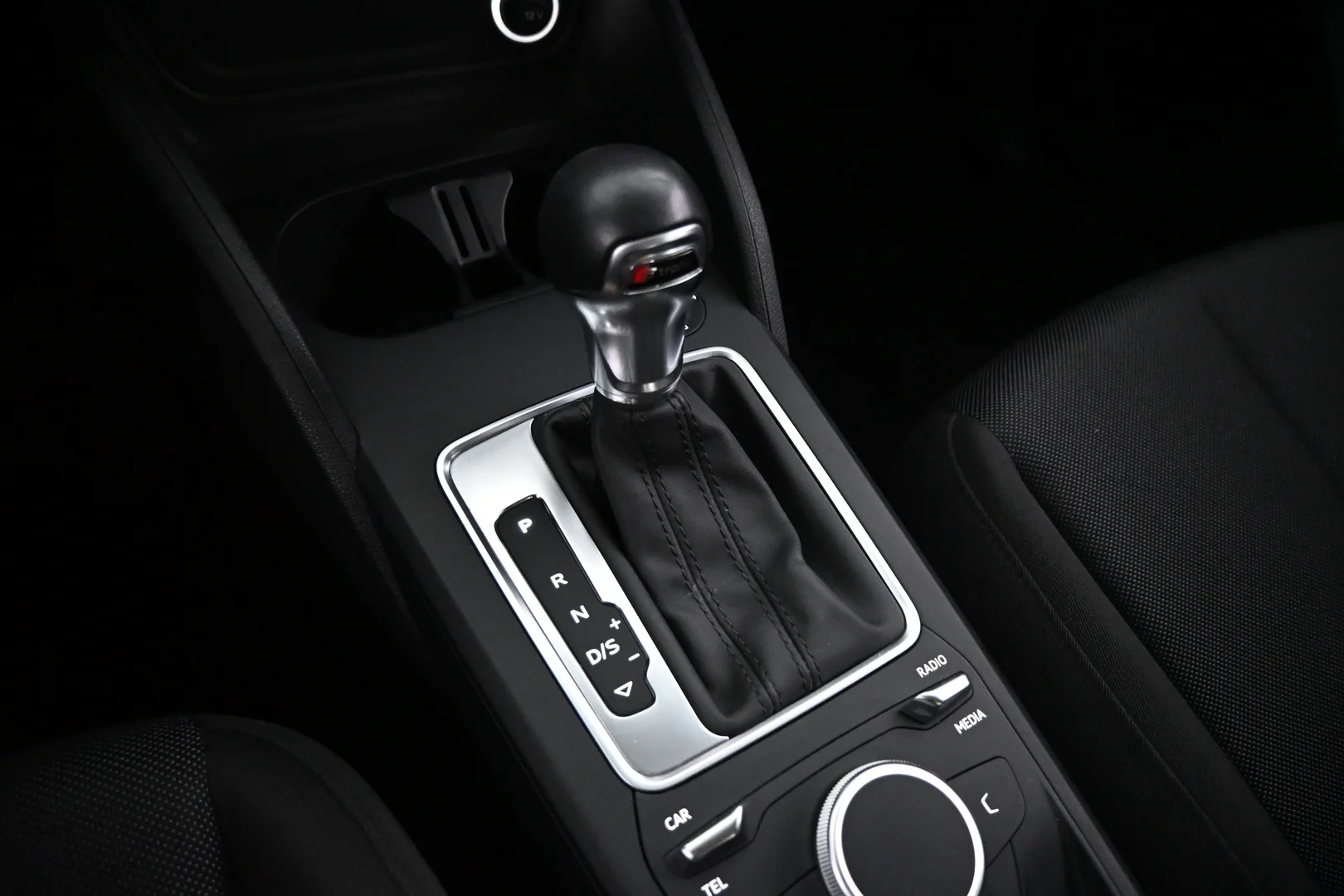 Car Image - FzTKHL0sDJNfyLQ1li1Lb