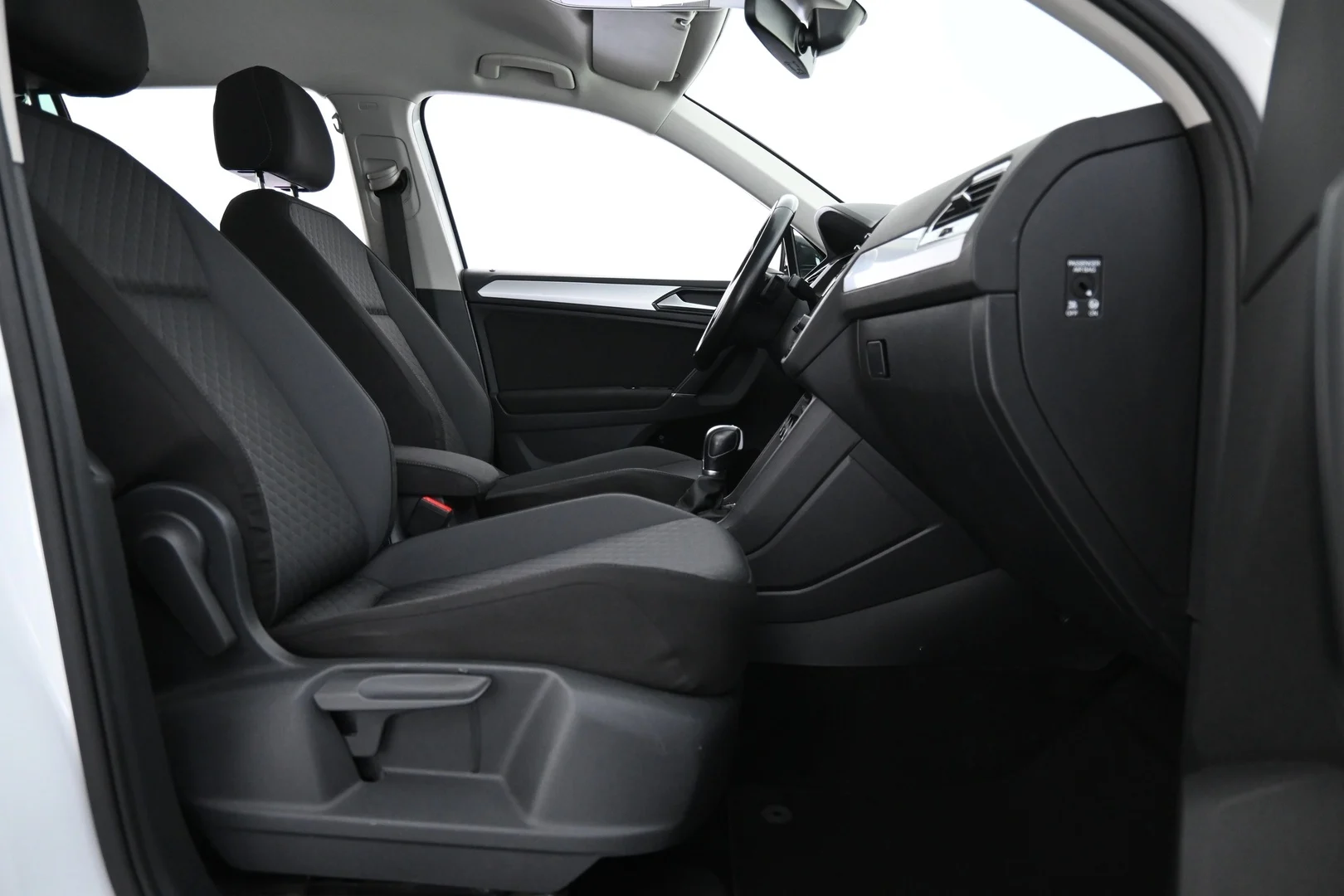 Car Image - 7JBRSnC2MQgP6xfamZeV2X