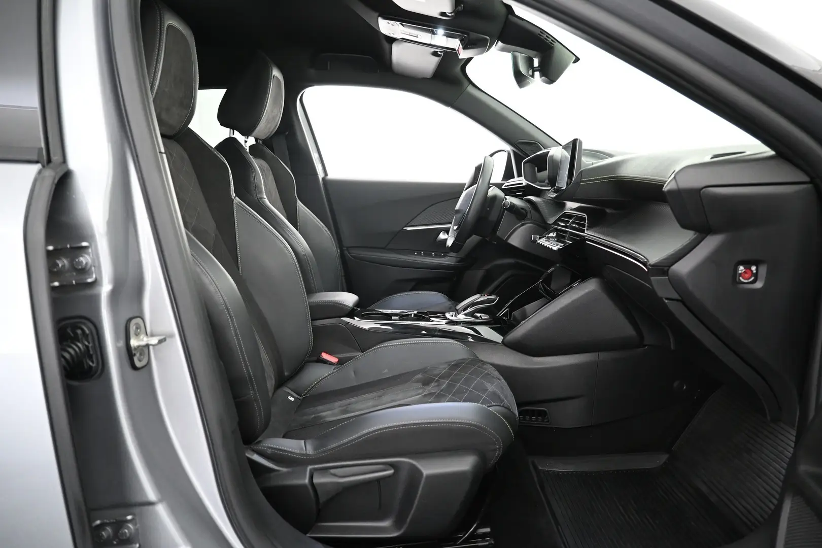 Car Image - xV9Z1eqDFpx4lh6ddSzcw