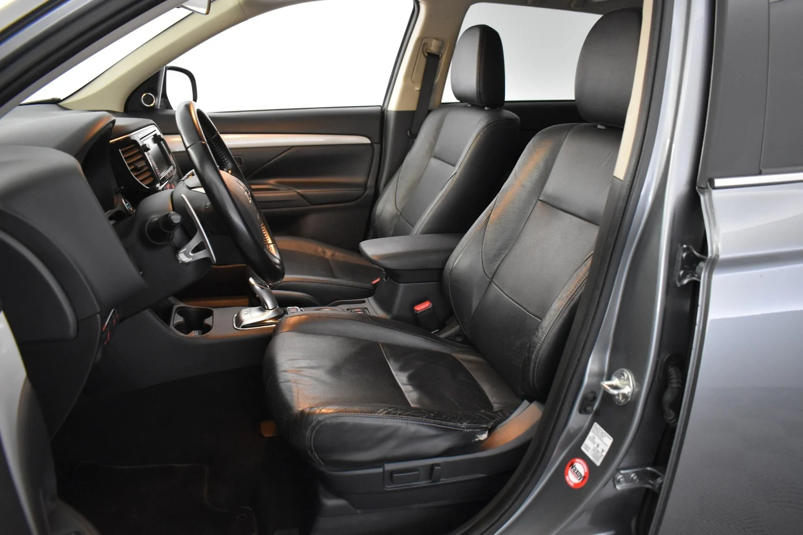 Car Image - 4SoSFcNNchMV488OR9hhLu