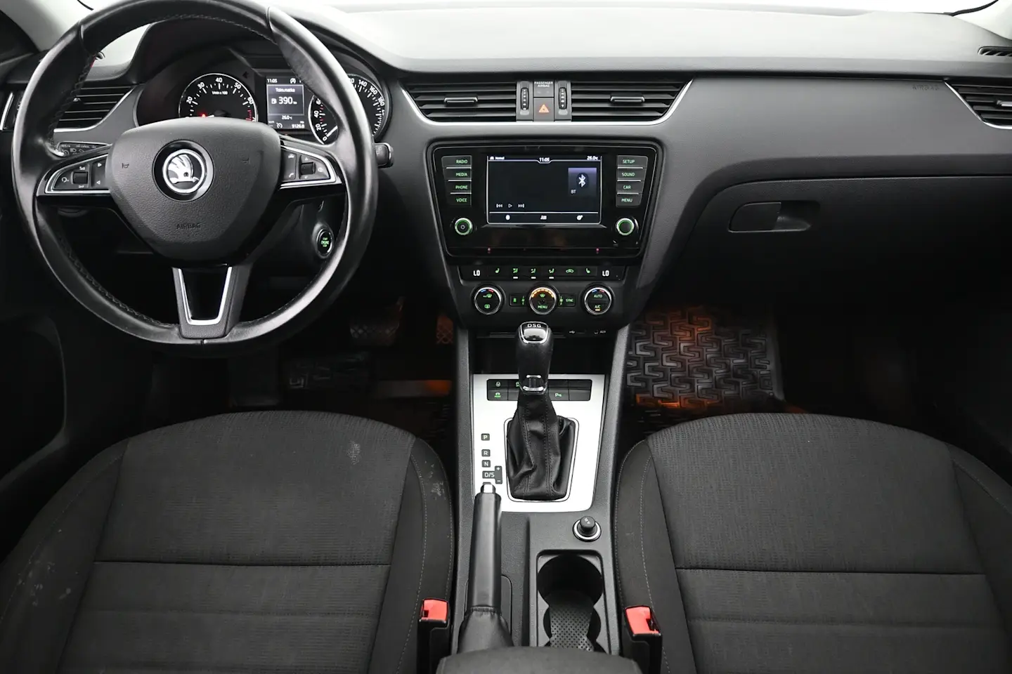 Car Image - 592UTpUE5tDpIW7m4zsieB