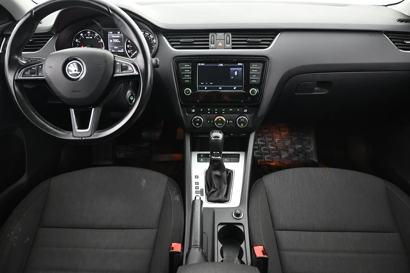 Car Image - 592UTpUE5tDpIW7m4zsieB