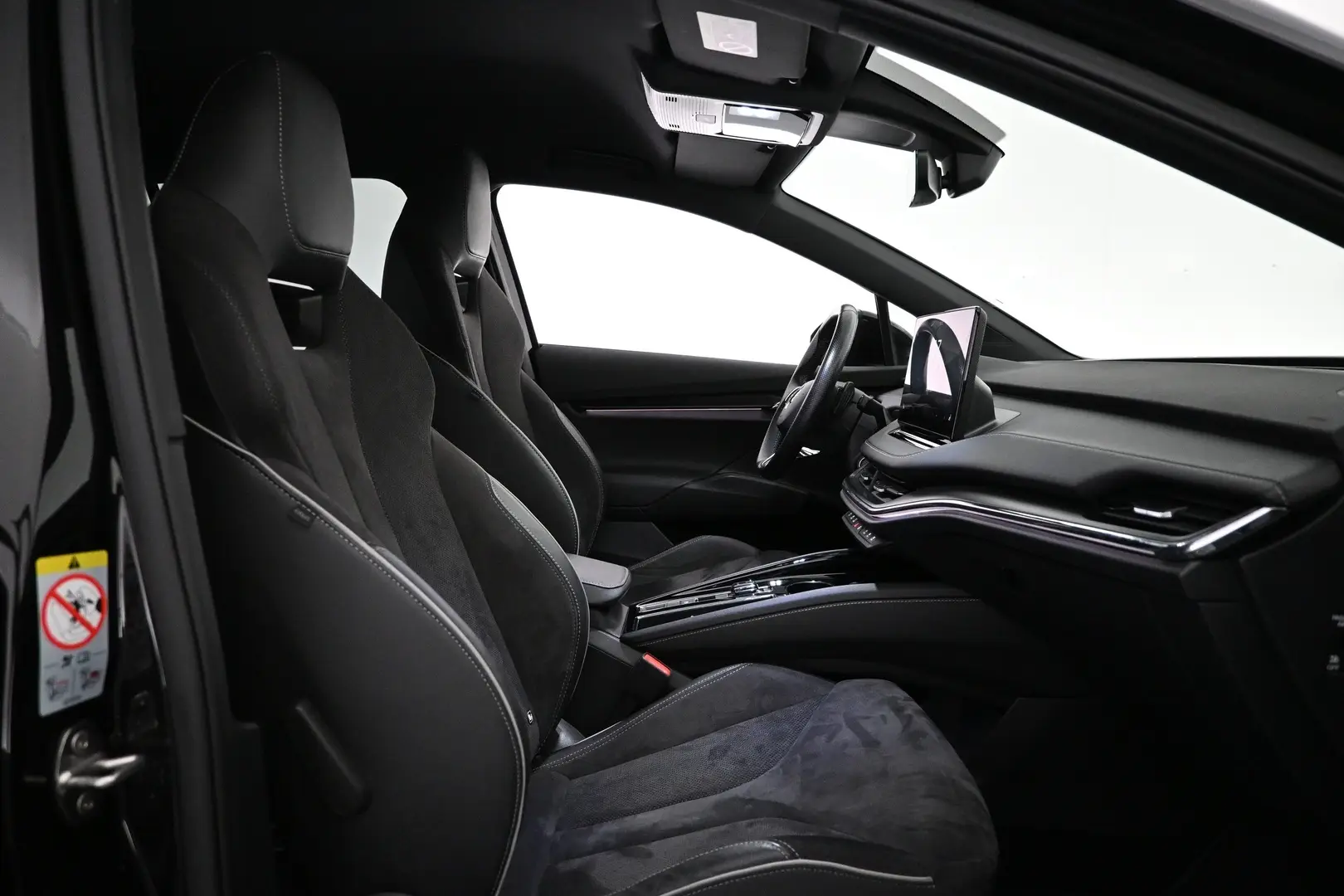 Car Image - 3W4ltdTkzK0NqUm9GenxMa
