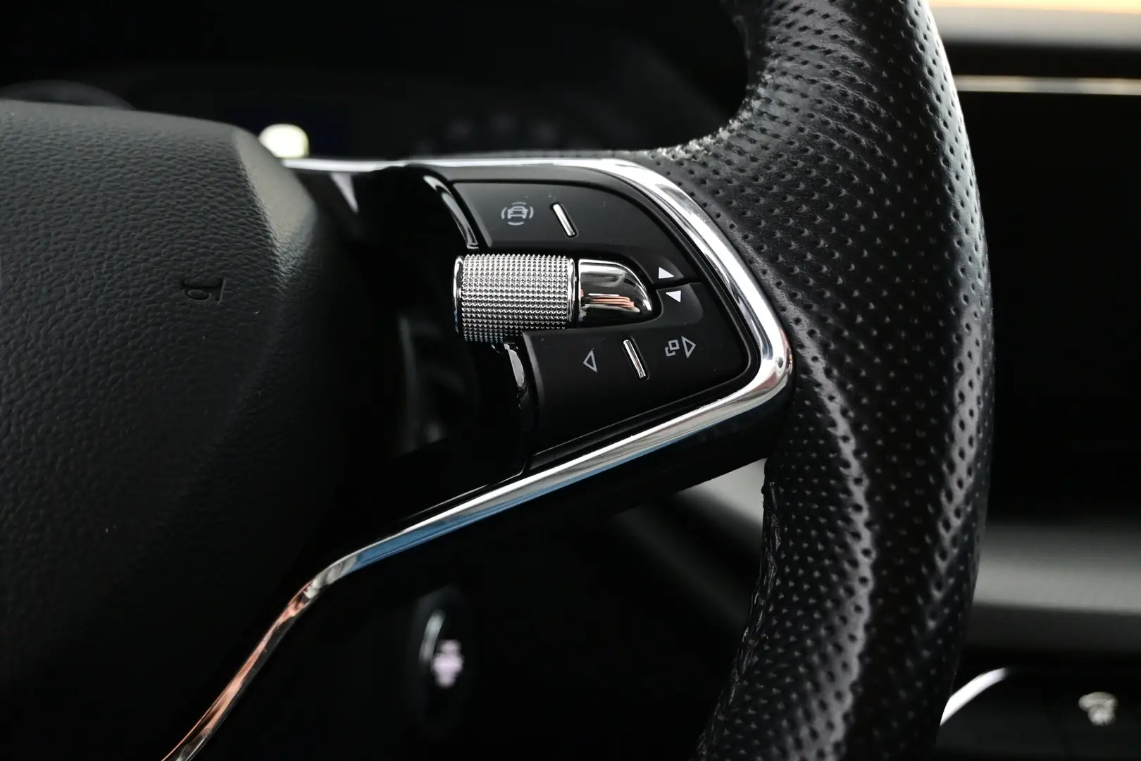 Car Image - 3uVMtxJLzb5wDMudNg5px9