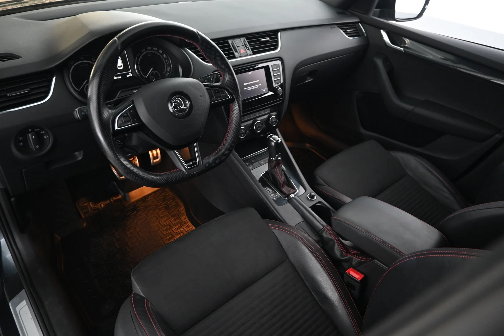 Car Image - 3nLcbABuxMs0LBI3vMCCVB