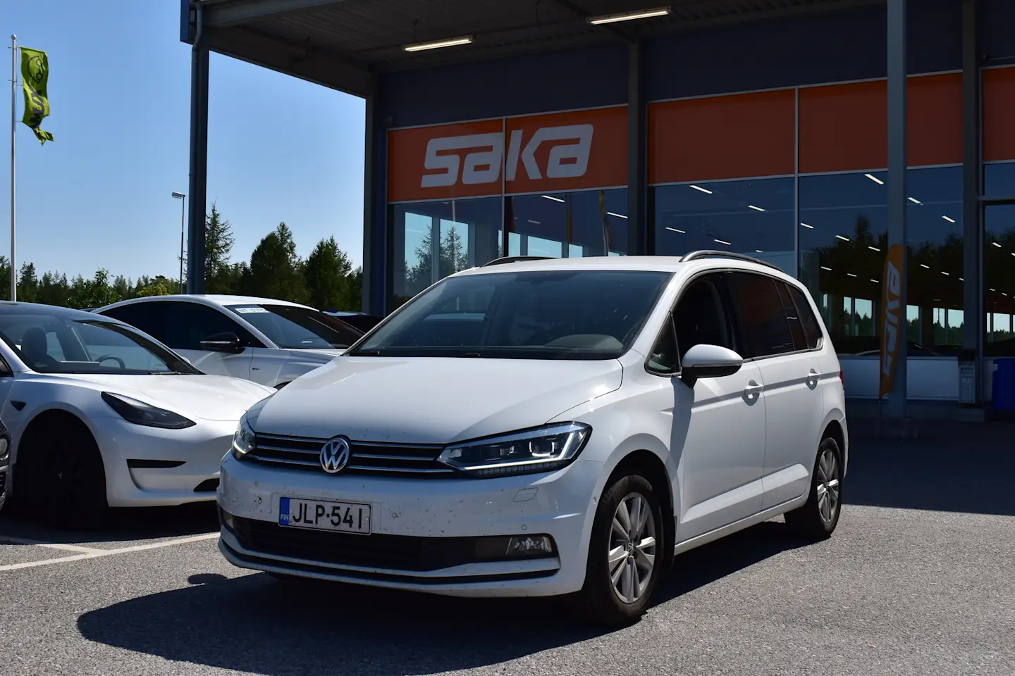 Car Image - 23r4znUKeXNlqkMWLsfAhJ