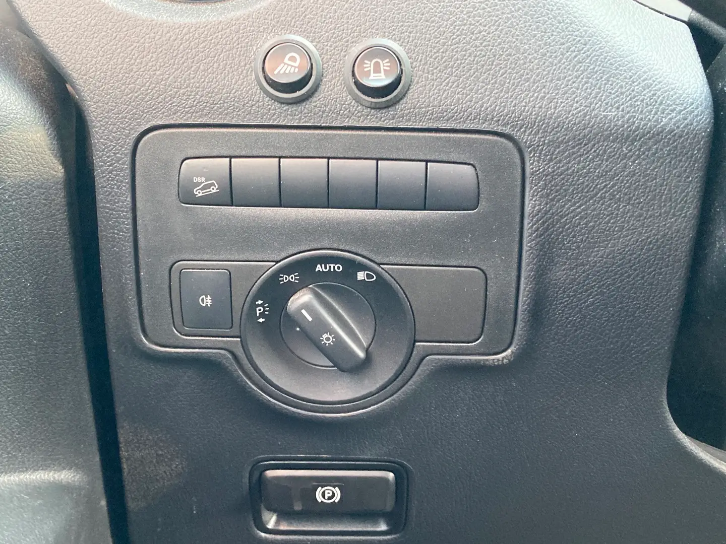 Car Image - 6e12SwmDnWu769yUGCYequ
