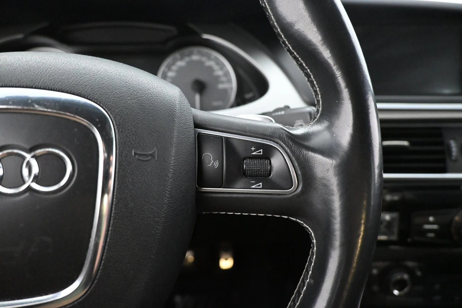 Car Image - pJnDgH3BeAeHvcfWOYcvP