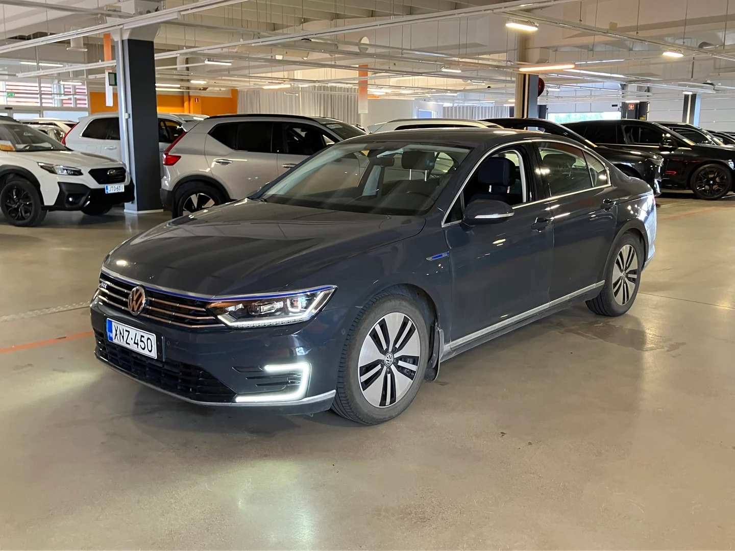 Car Image - 63I31wxuAYzzXnOI6tzsUy