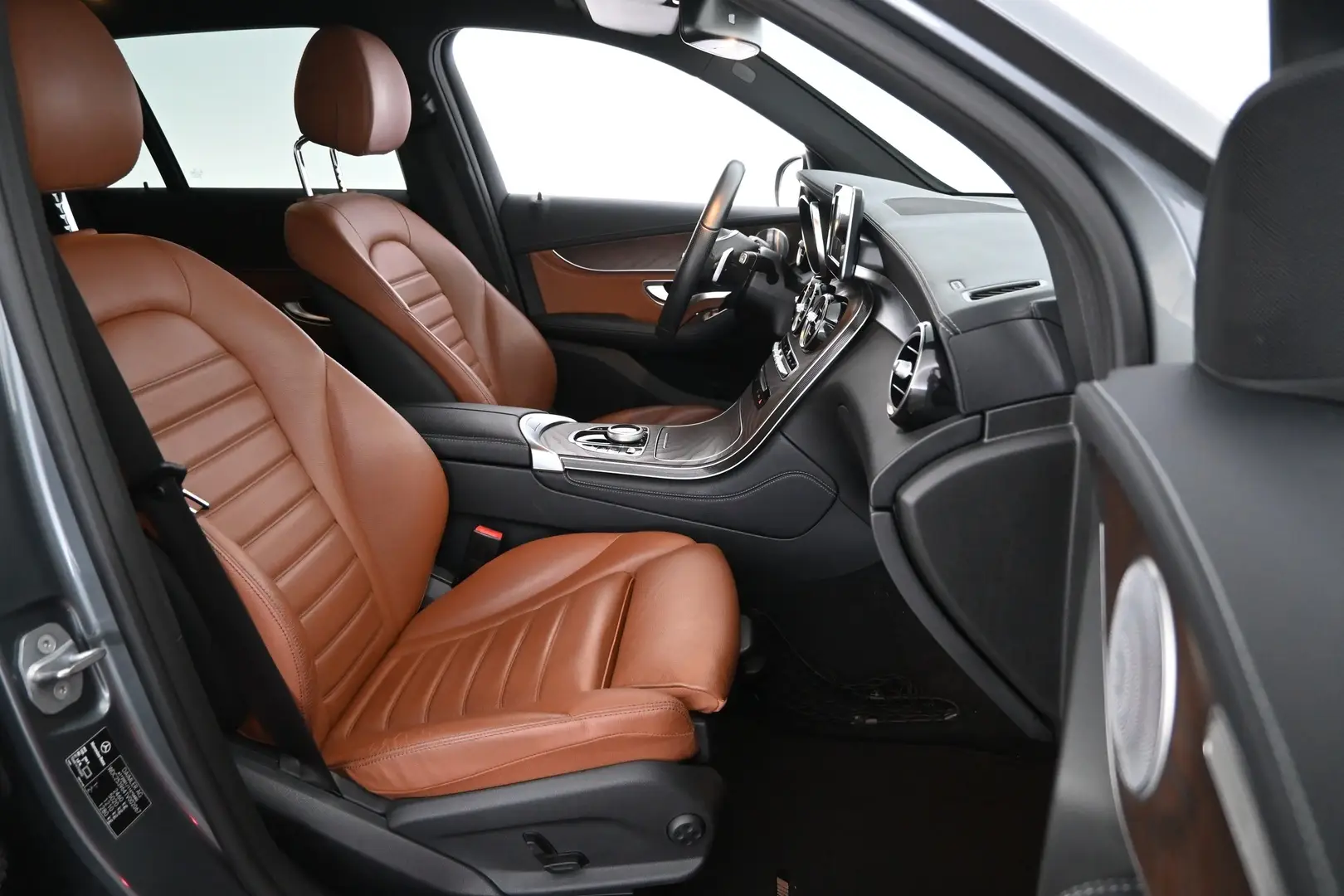 Car Image - 15qFAWRyxXLzpQmrZDQzUO
