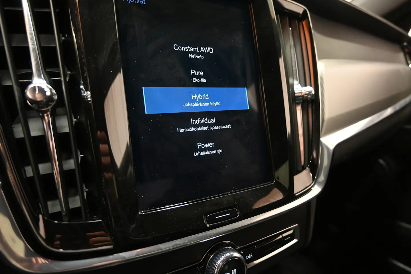 Car Image - 7uA1qSiMrZqz8cOSy1V6cZ
