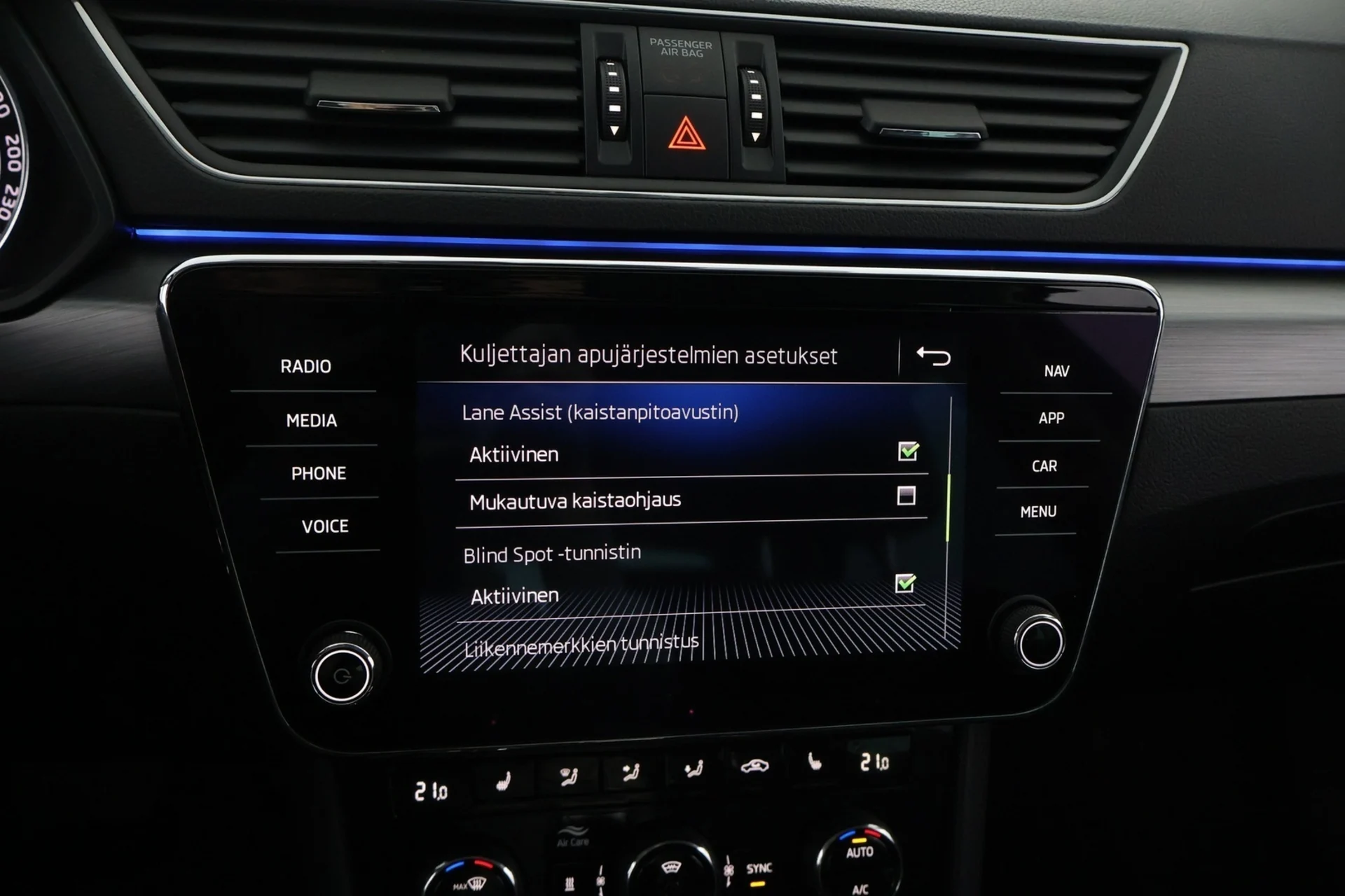 Car Image - 5WDY7csIN0l5btv77q1rXF