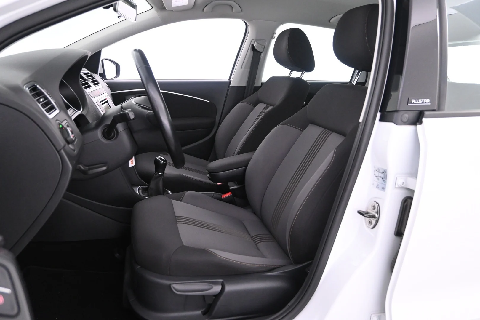 Car Image - 4otyeiZn7D9dzddEOqSf65