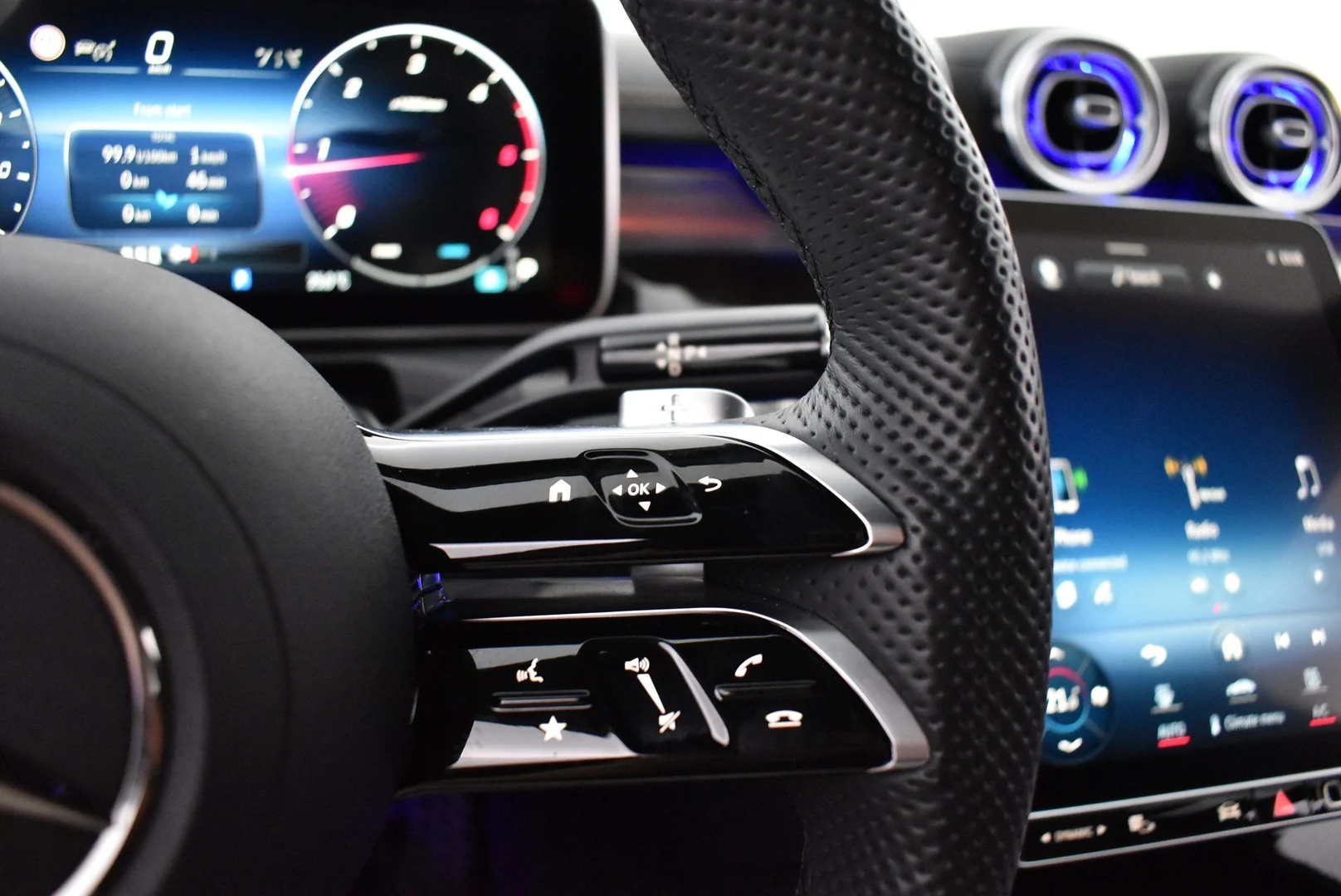 Car Image - 7vrmhV5mfkHLqhKK7bI3ce