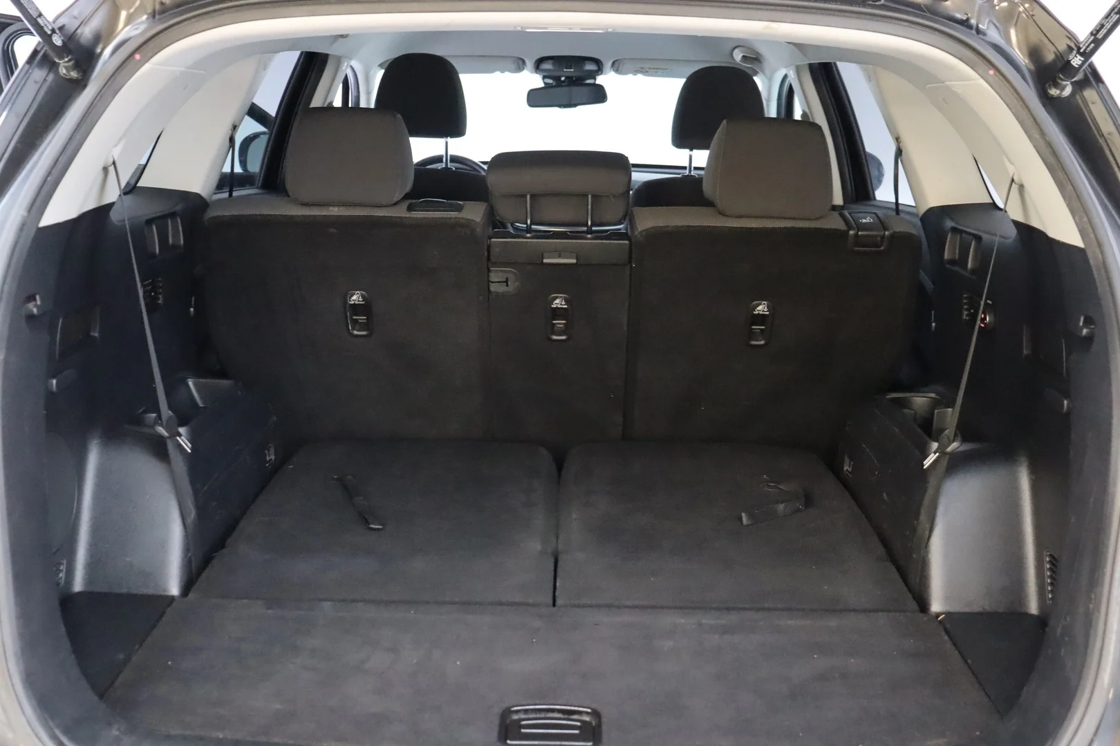 Car Image - 3xN2OIvzRXBdMrvvrc1oC6