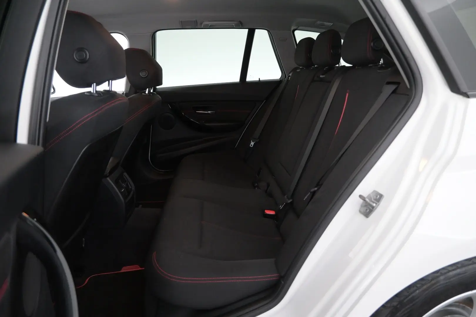 Car Image - DGSP4ywTe9o7NFDx1nHh0