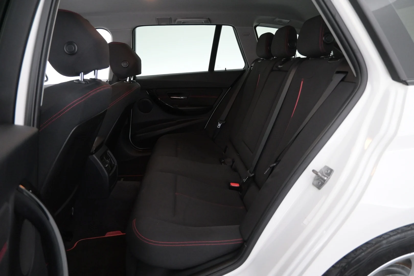 Car Image - DGSP4ywTe9o7NFDx1nHh0
