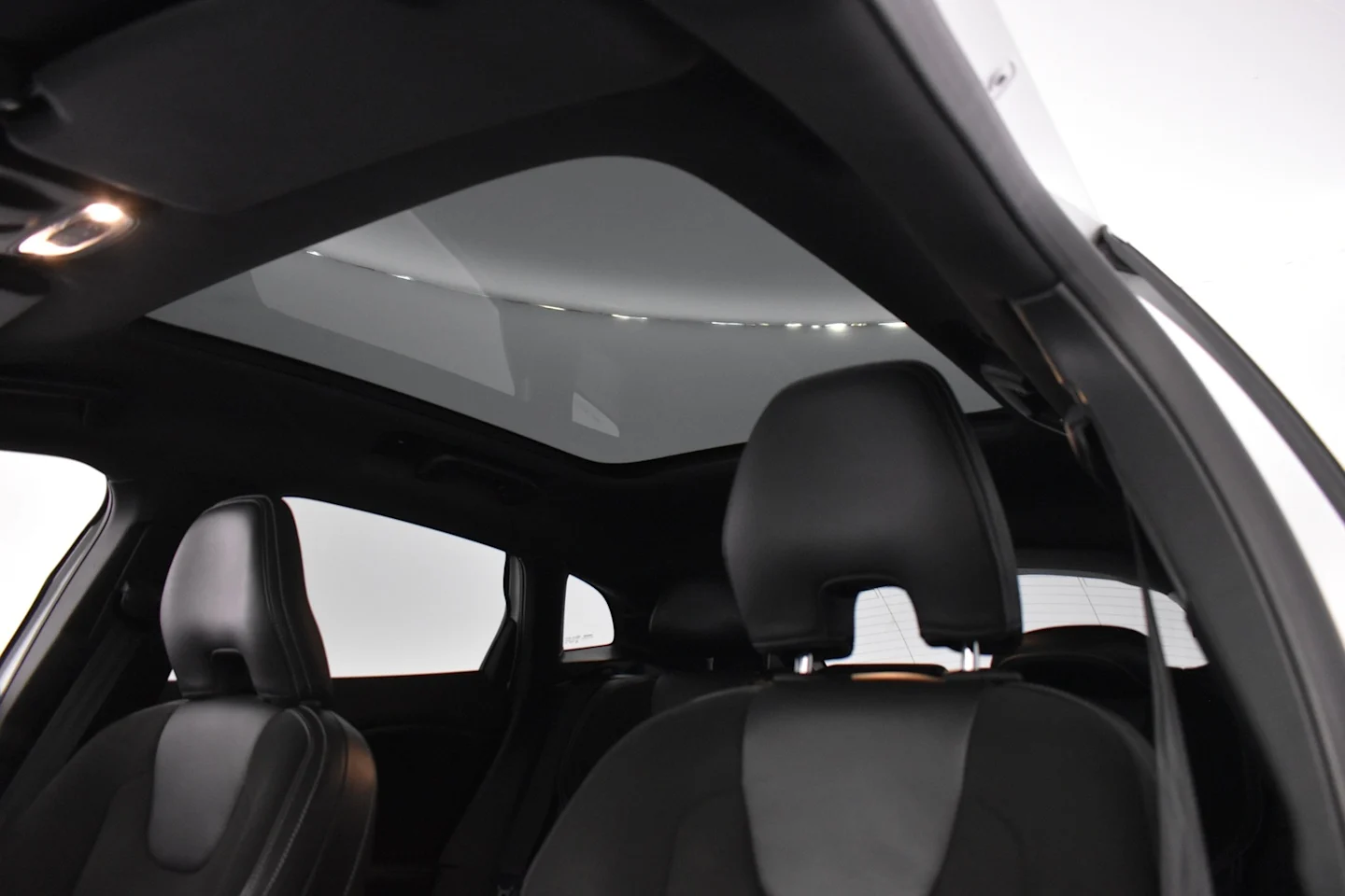 Car Image - ACpPtc6eSuzSezPypMKgg
