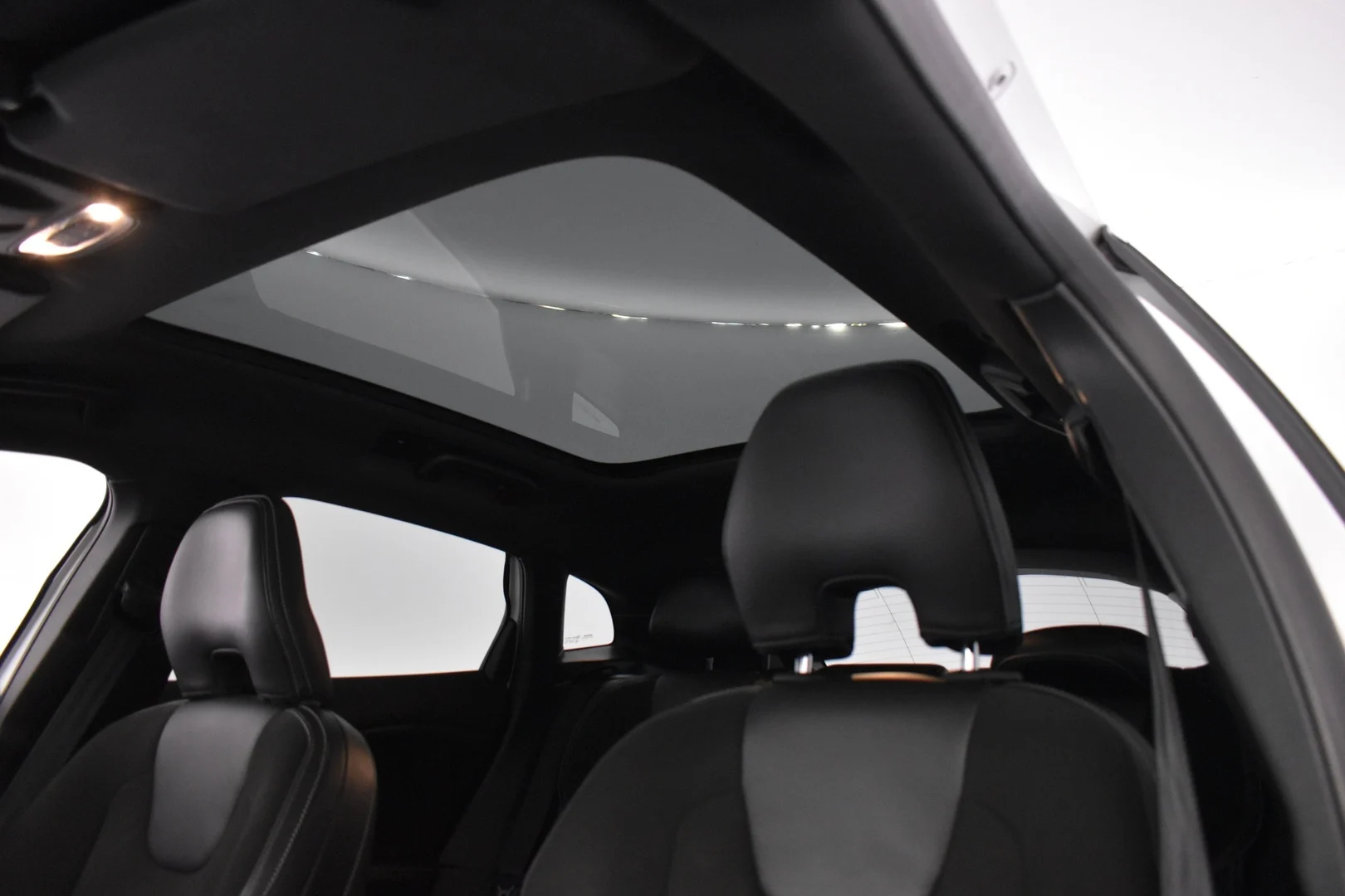 Car Image - ACpPtc6eSuzSezPypMKgg