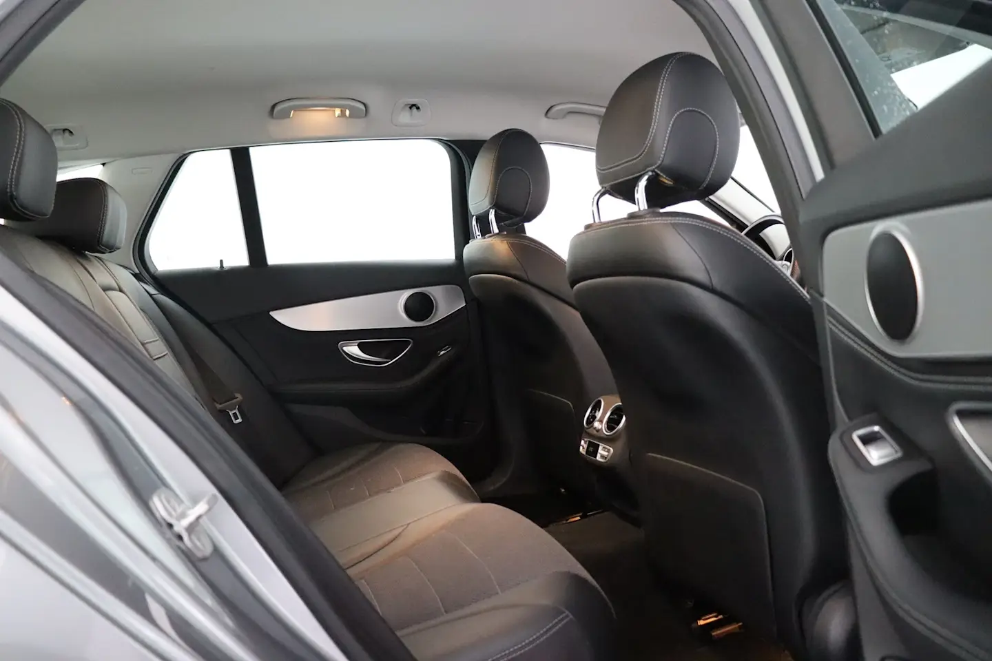 Car Image - 35M33u4cgupDJot6ivHKa