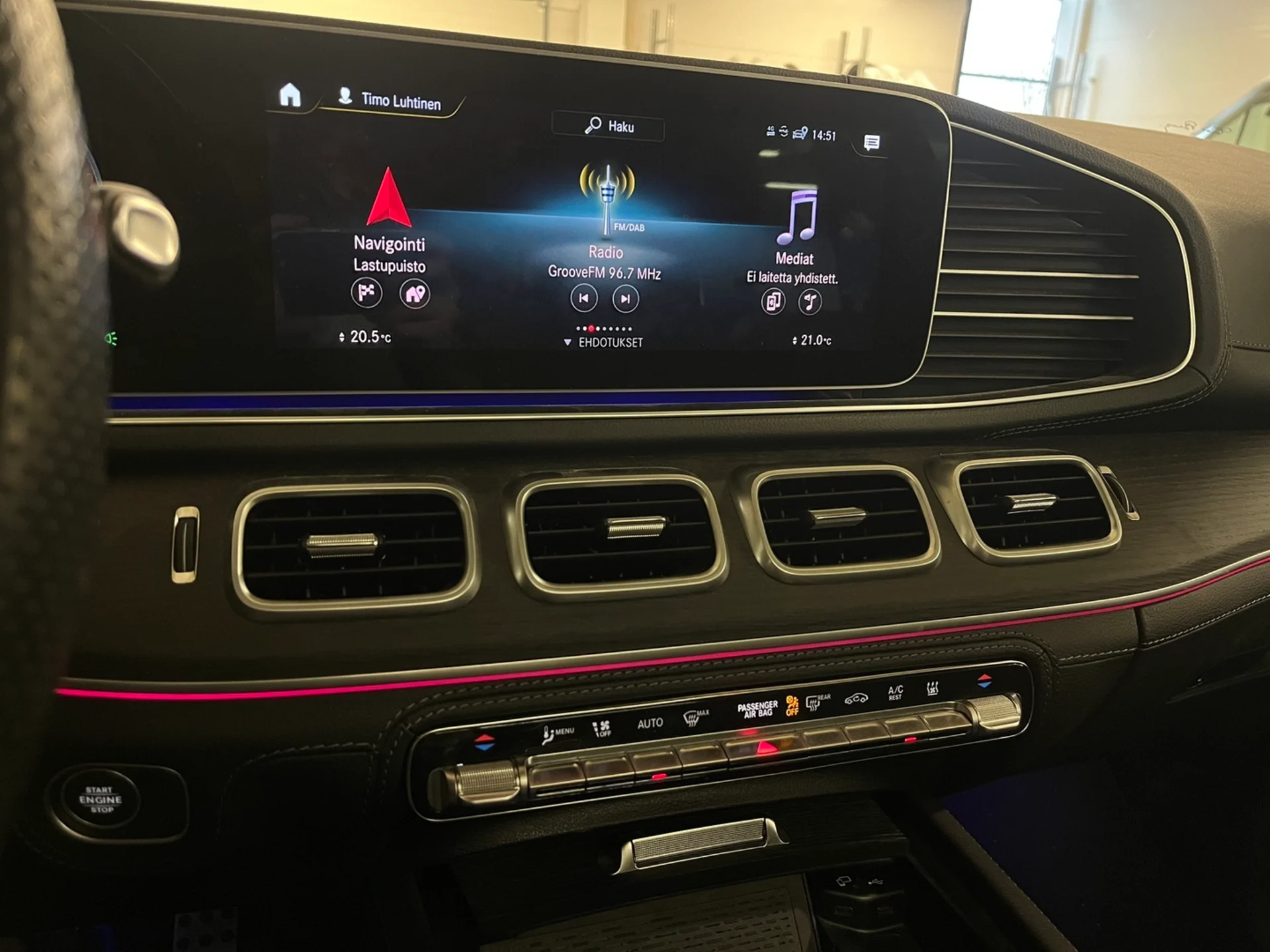 Car Image - 1x19KVSWuhVi1EUQZhlFG3