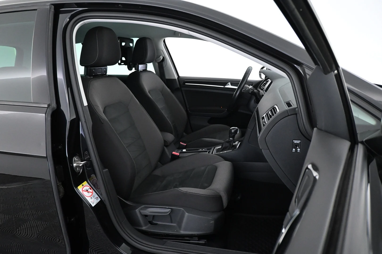 Car Image - 1MqrytyXEMK9Y6rNTHDs3x