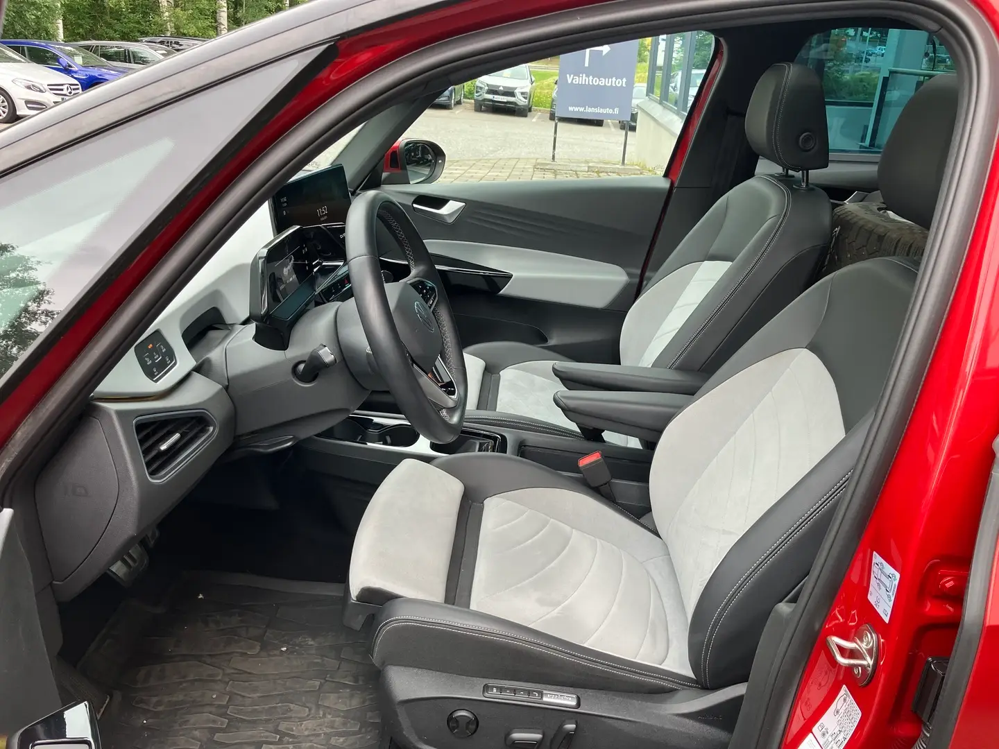 Car Image - 1qgwtrdsioy4GdwShR0Dkz