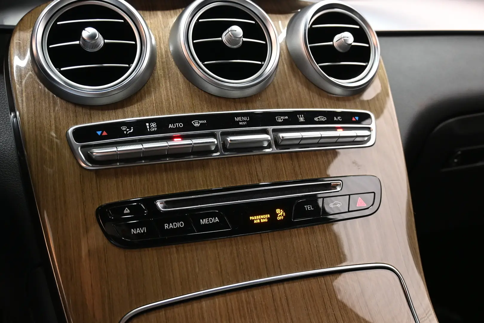 Car Image - 2DMkeLTdH8i7n6PJ8kq7vE